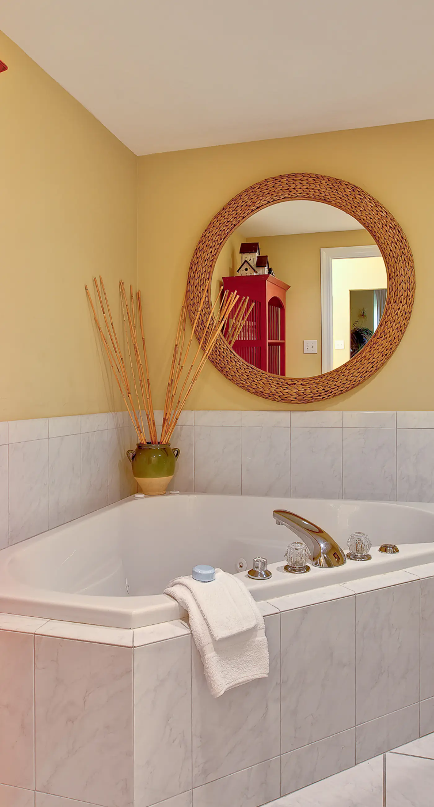 Family-friendly, Gulf-front condo with private balcony and resort style pools, sauna and gym