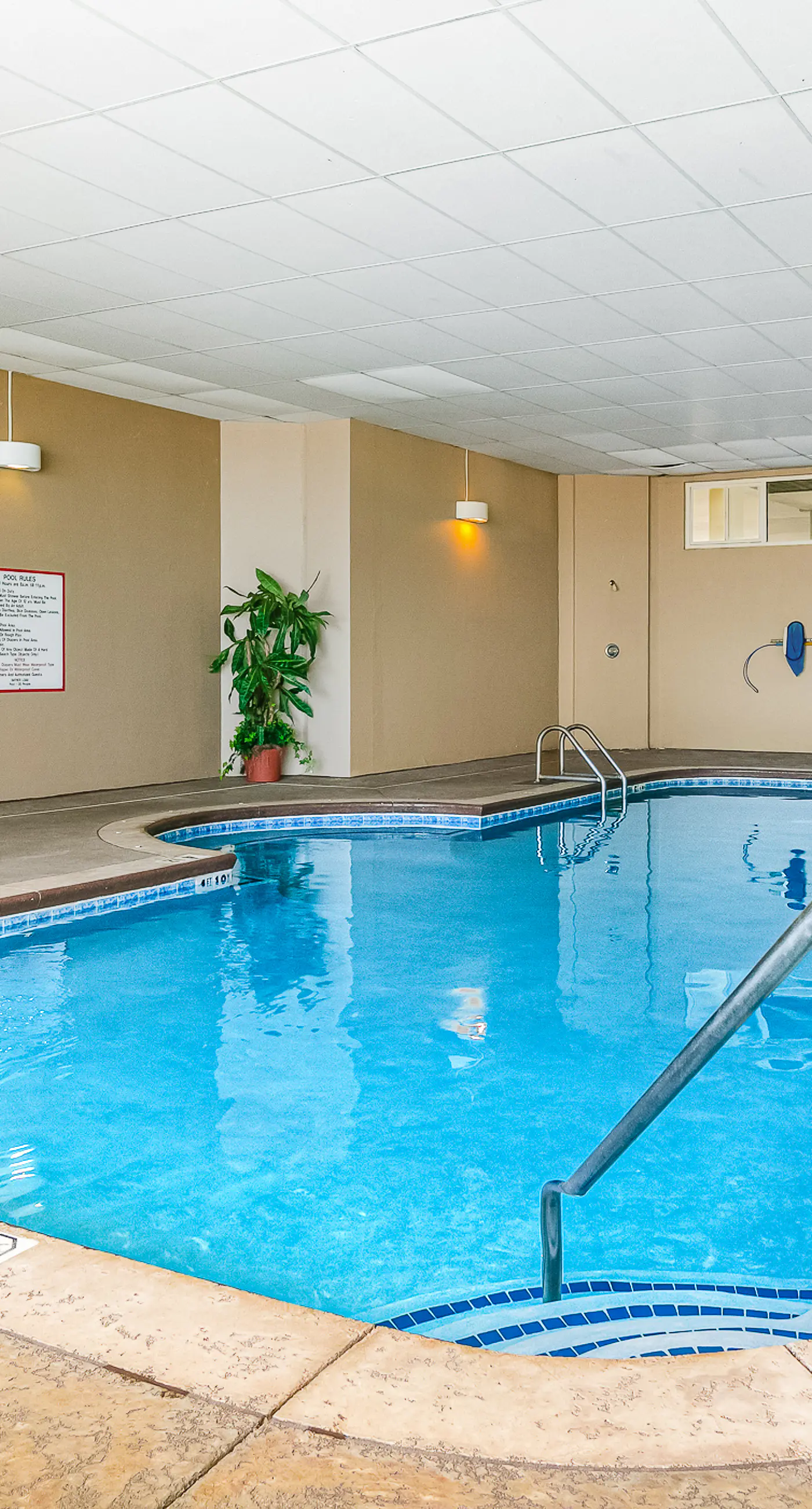 Family-friendly, Gulf-front condo with private balcony and resort style pools, sauna and gym