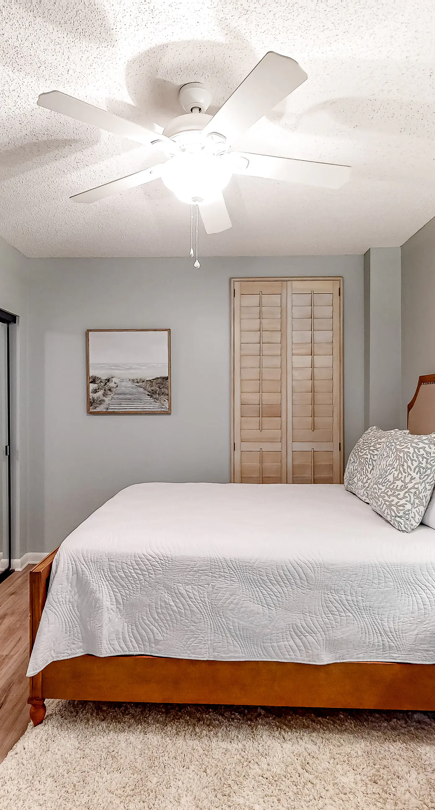 Inviting Gulf-front condo with hot tub, pool & spacious, furnished balcony