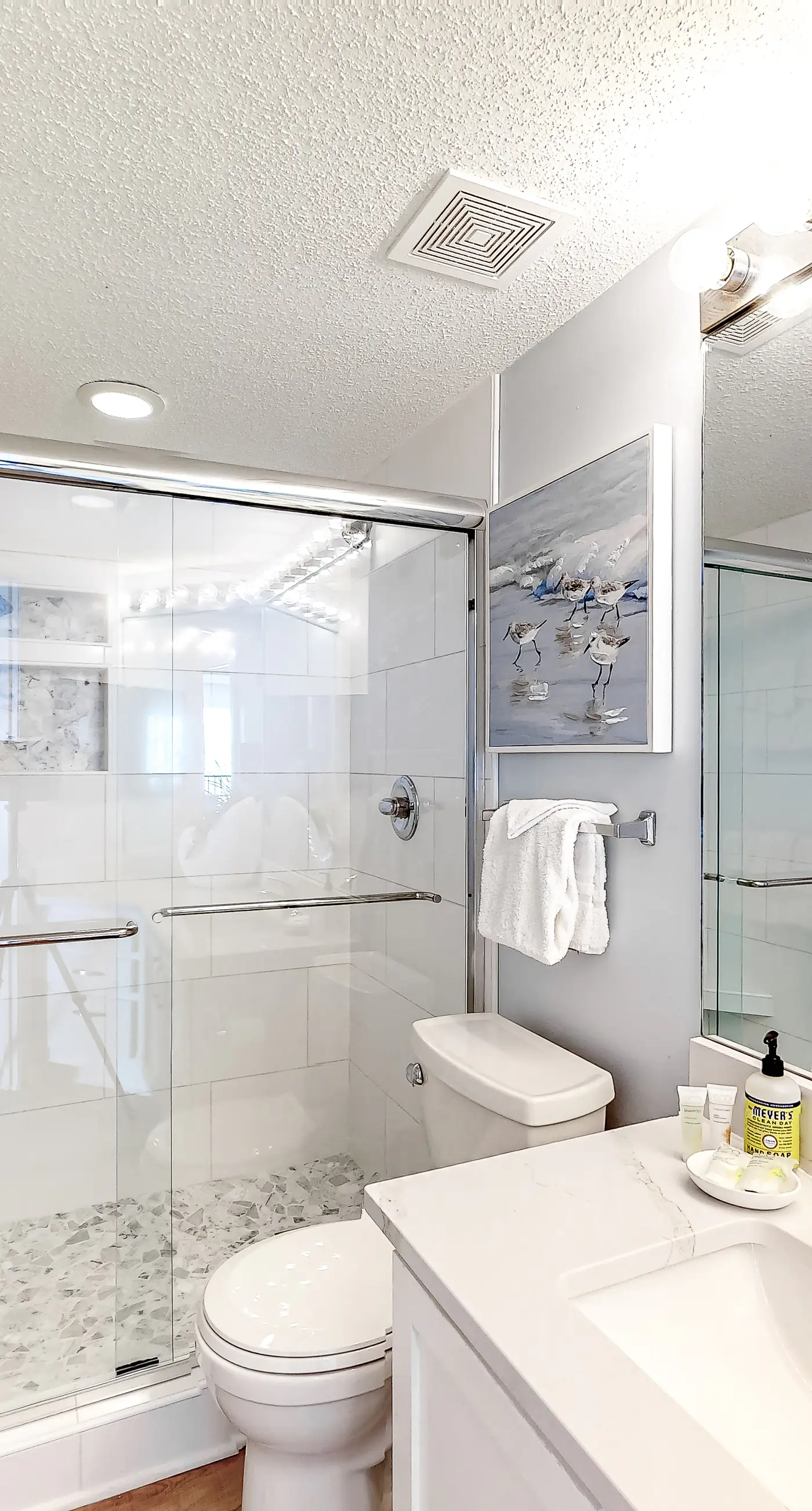 Inviting Gulf-front condo with hot tub, pool & spacious, furnished balcony