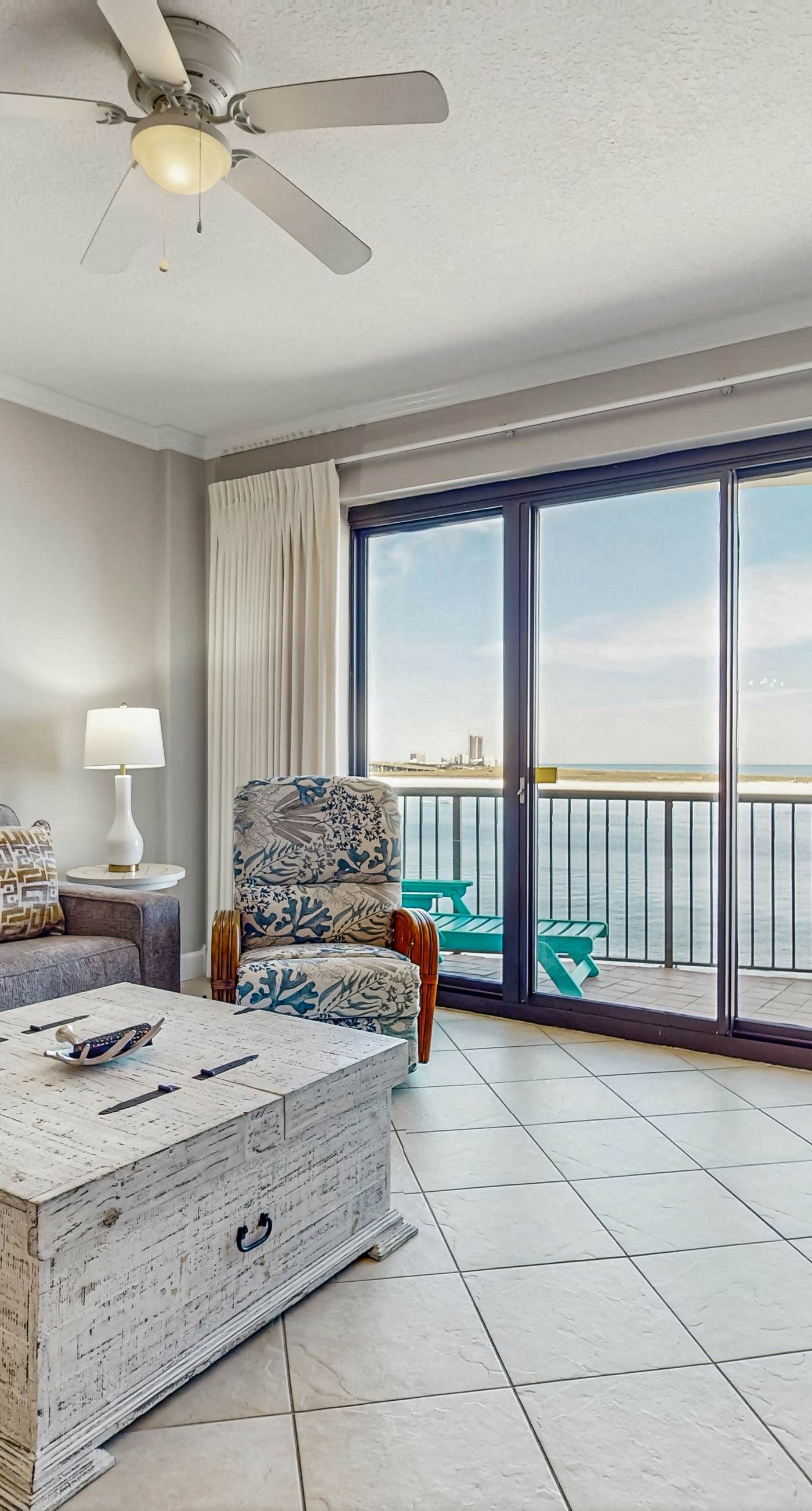 Gulf-front condo with beautiful views of The Pass, pools & hot tubs