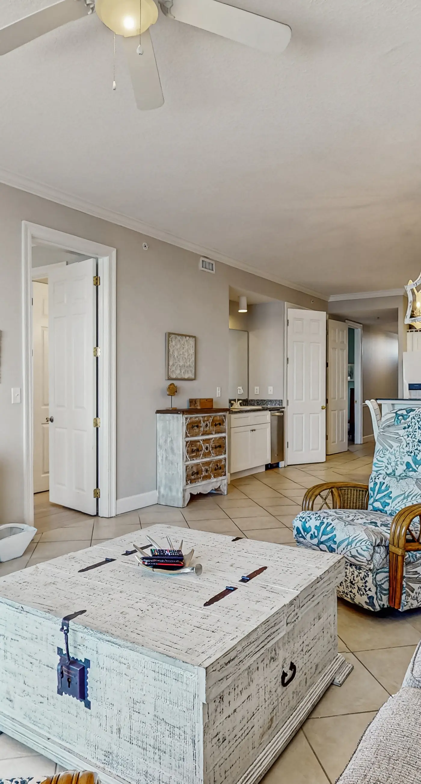 Gulf-front condo with beautiful views of The Pass, pools & hot tubs