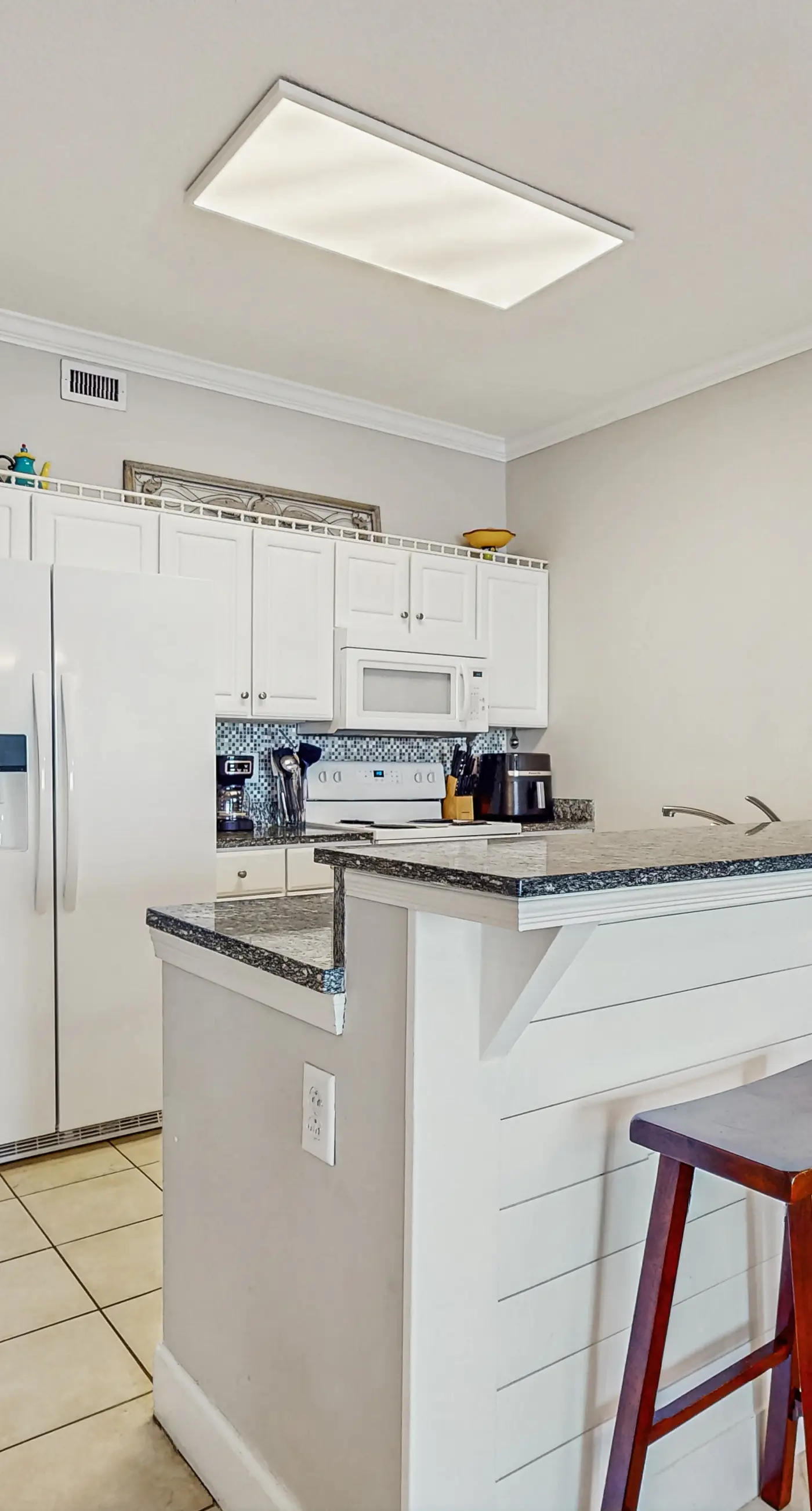 Gulf-front condo with beautiful views of The Pass, pools & hot tubs