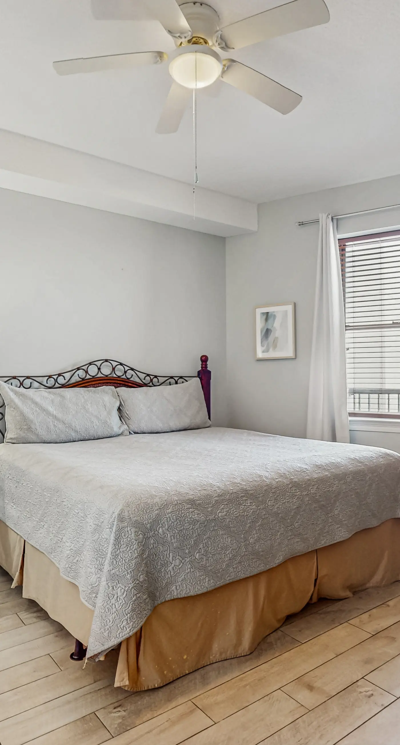 Gulf-front condo with beautiful views of The Pass, pools & hot tubs