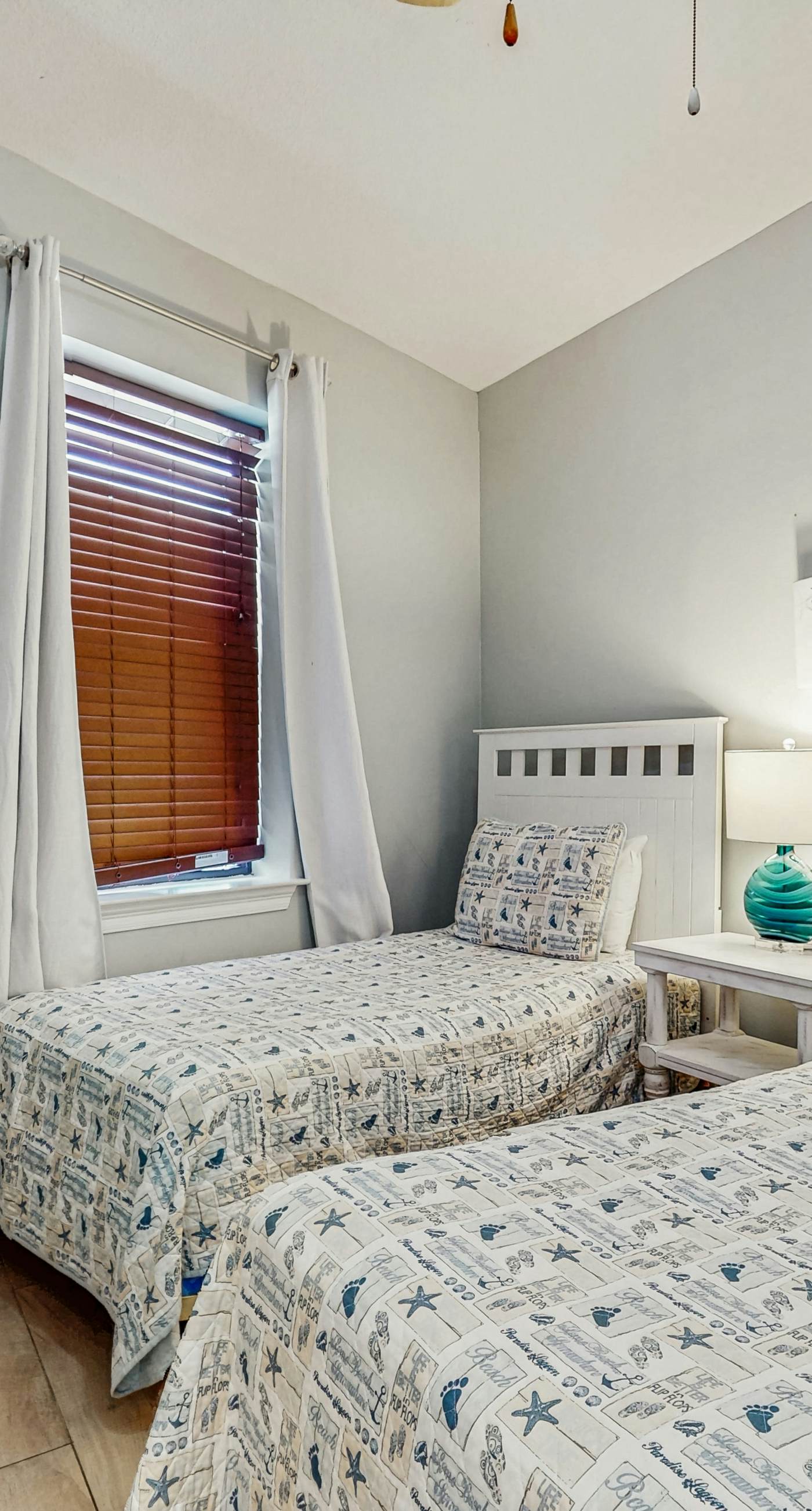 Gulf-front condo with beautiful views of The Pass, pools & hot tubs