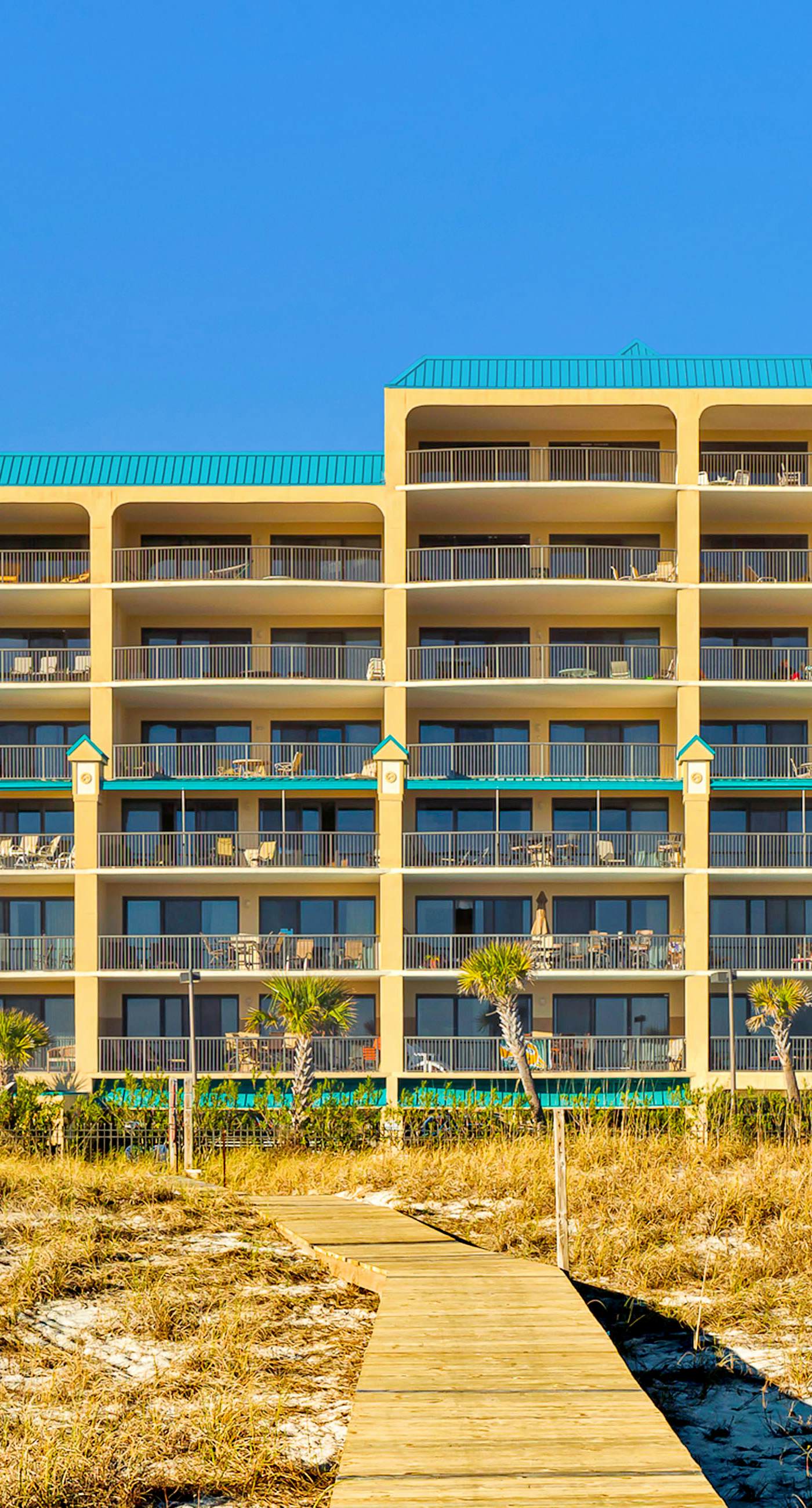 Gulf-front condo with beautiful views of The Pass, pools & hot tubs