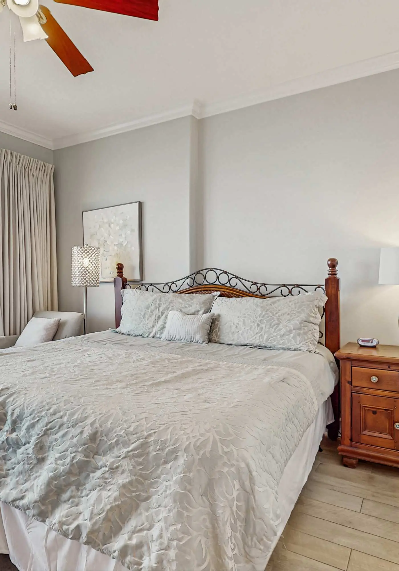 Gulf-front condo with beautiful views of The Pass, pools & hot tubs
