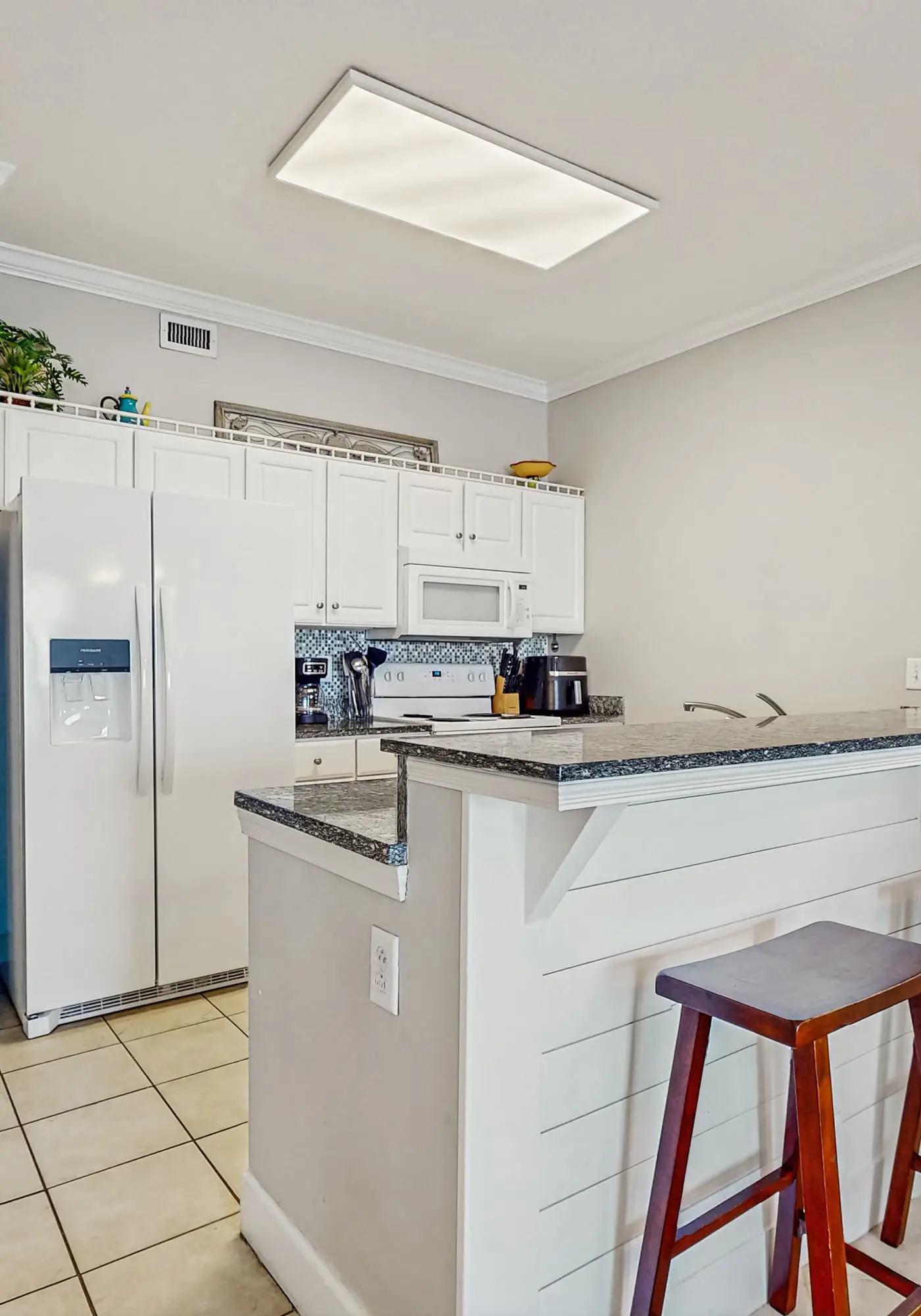 Gulf-front condo with beautiful views of The Pass, pools & hot tubs