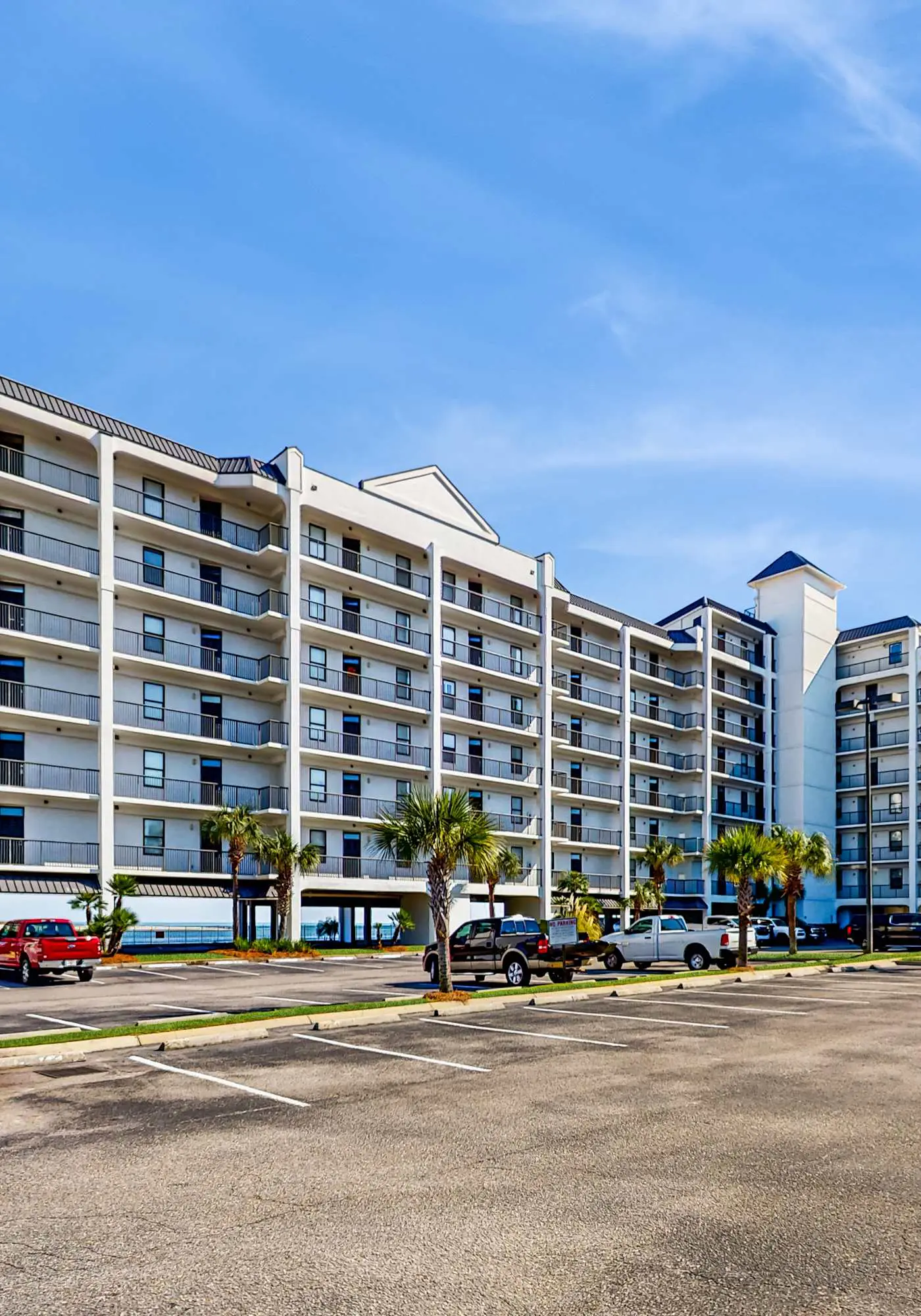 Gulf-front condo with beautiful views of The Pass, pools & hot tubs