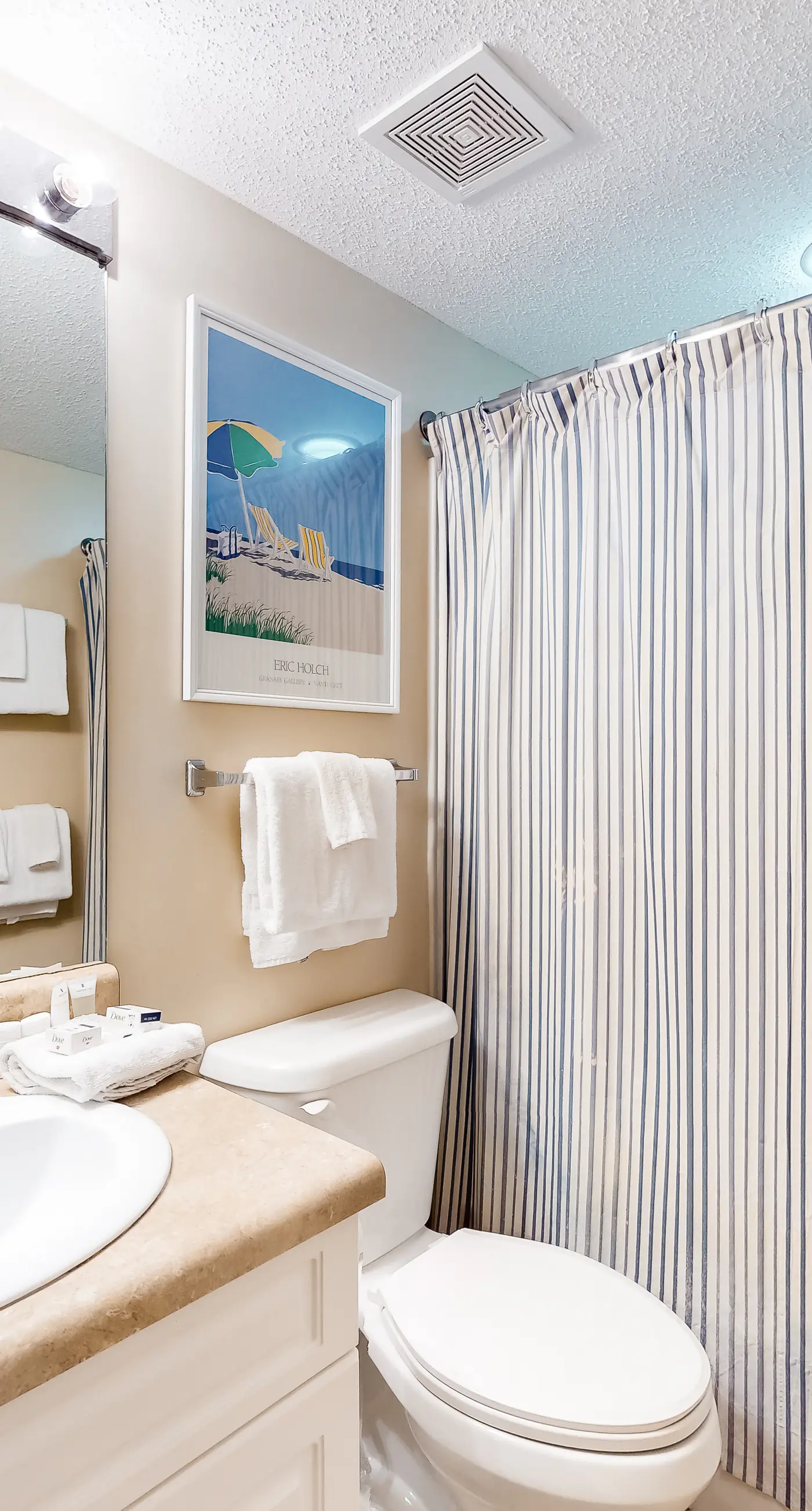 Beachfront condo with private beach access, hot tub, tennis court & pools