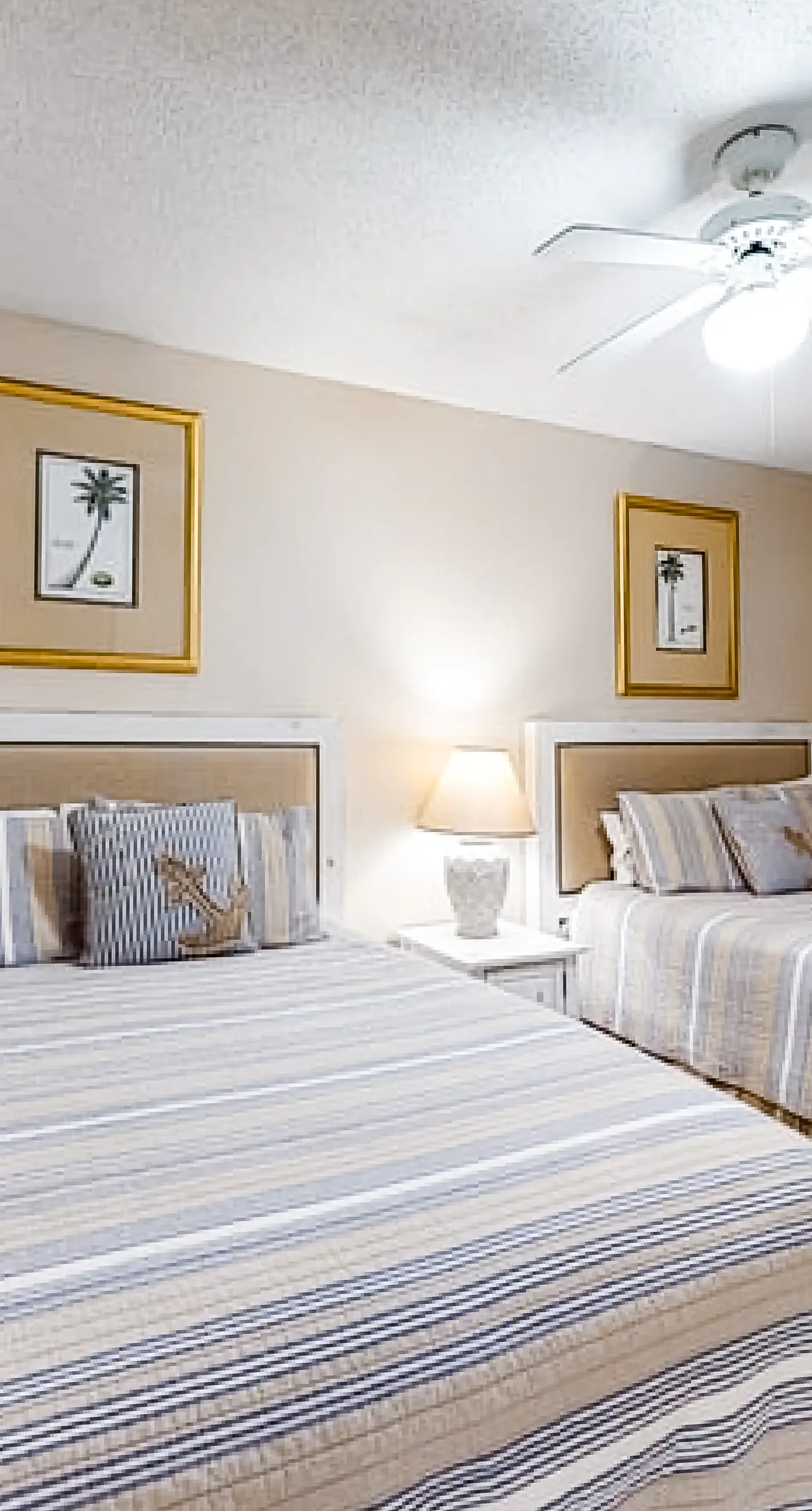 Beachfront condo with private beach access, hot tub, tennis court & pools