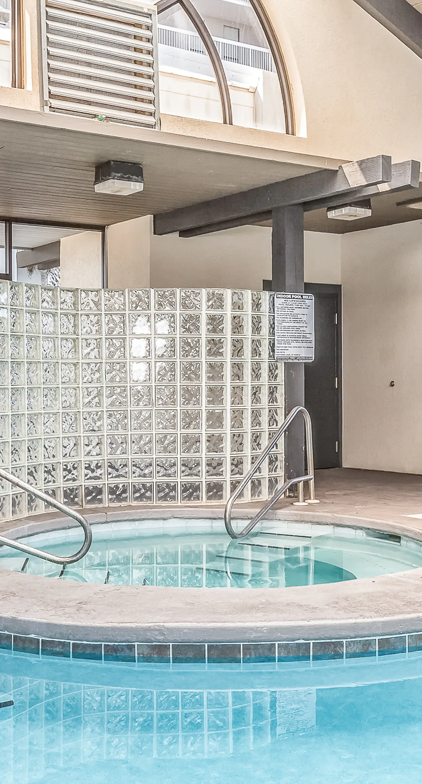 Beachfront condo with private beach access, hot tub, tennis court & pools