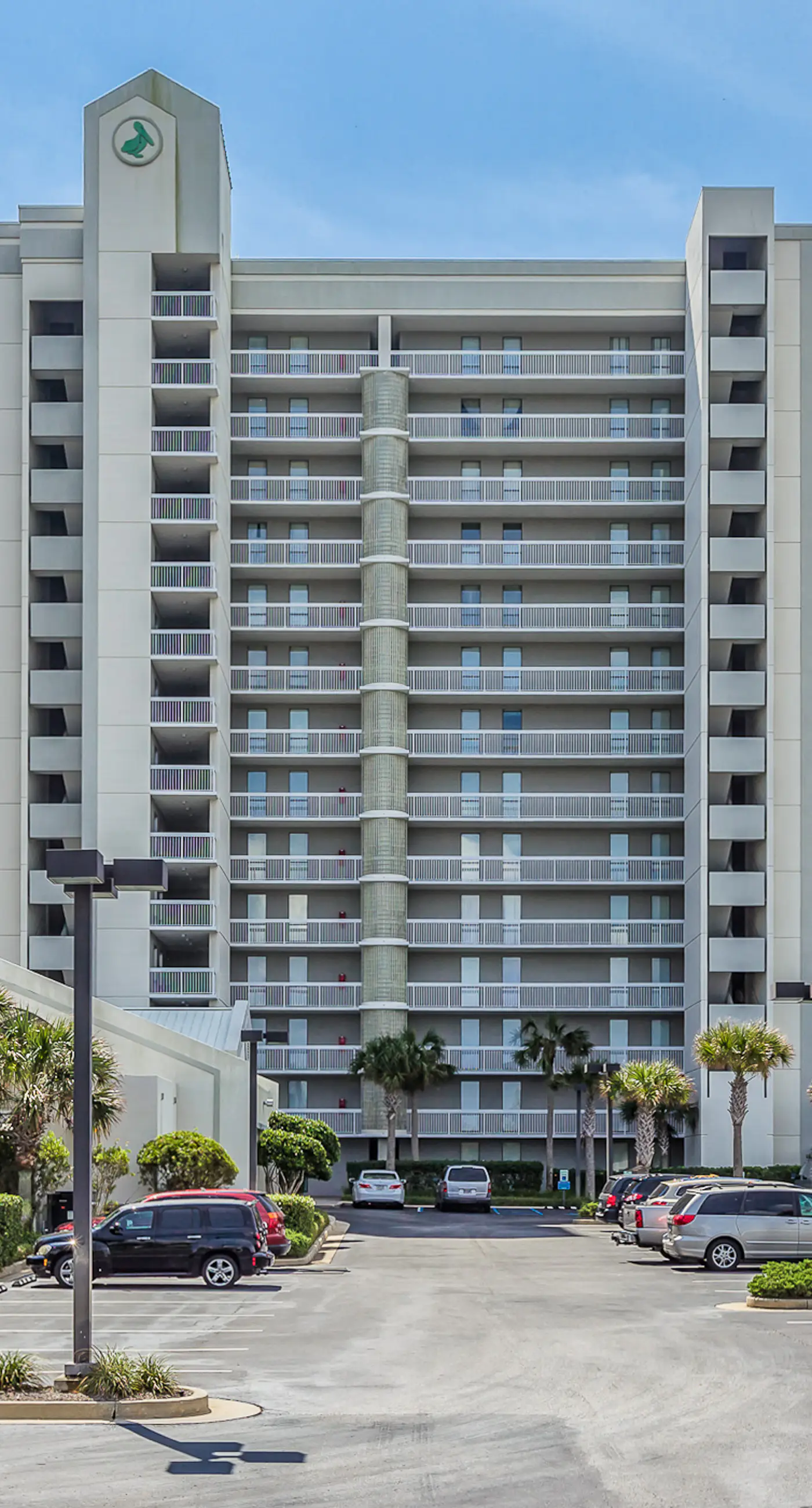 Beachfront condo with private beach access, hot tub, tennis court & pools