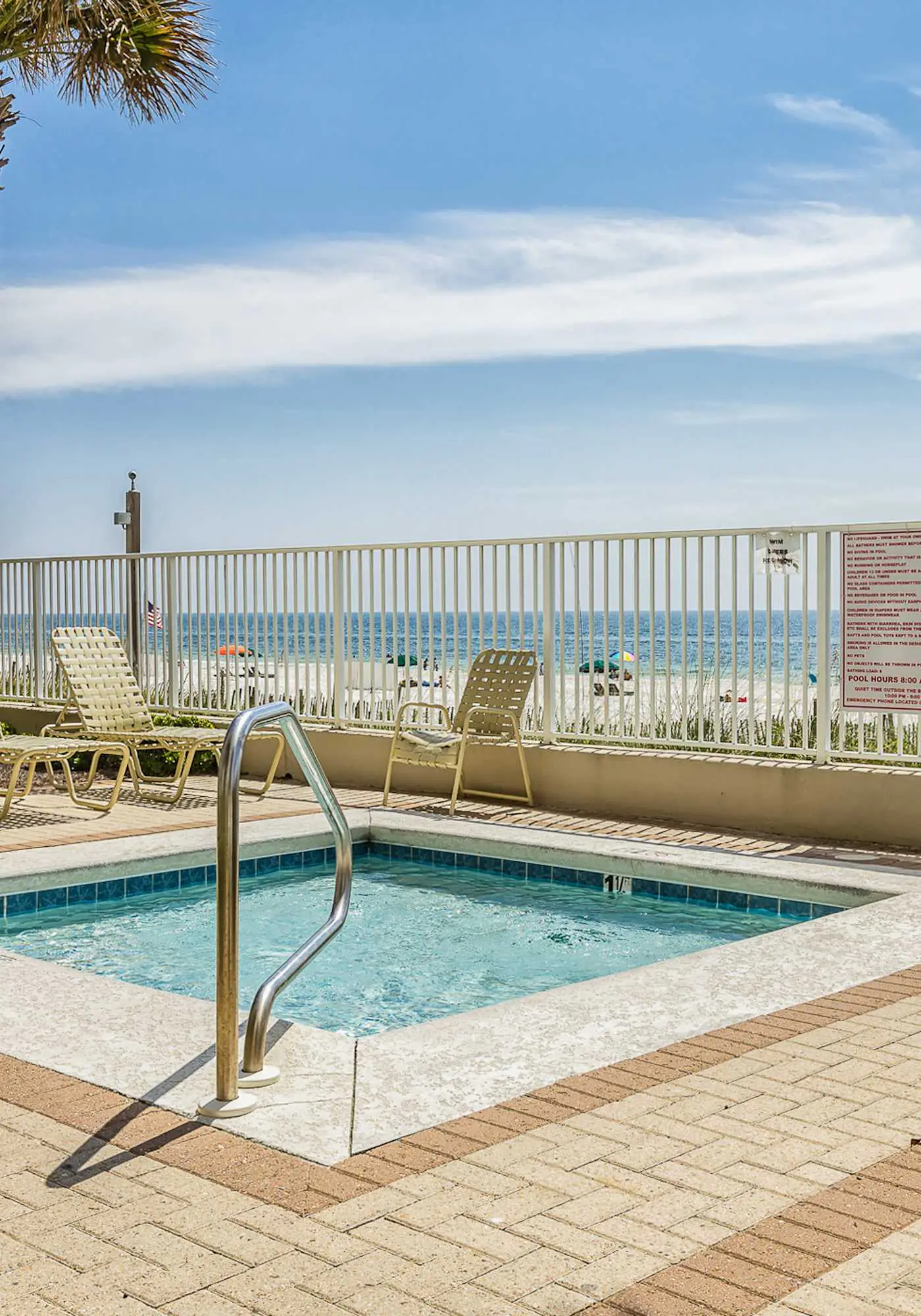 Beachfront condo with private beach access, hot tub, tennis court & pools