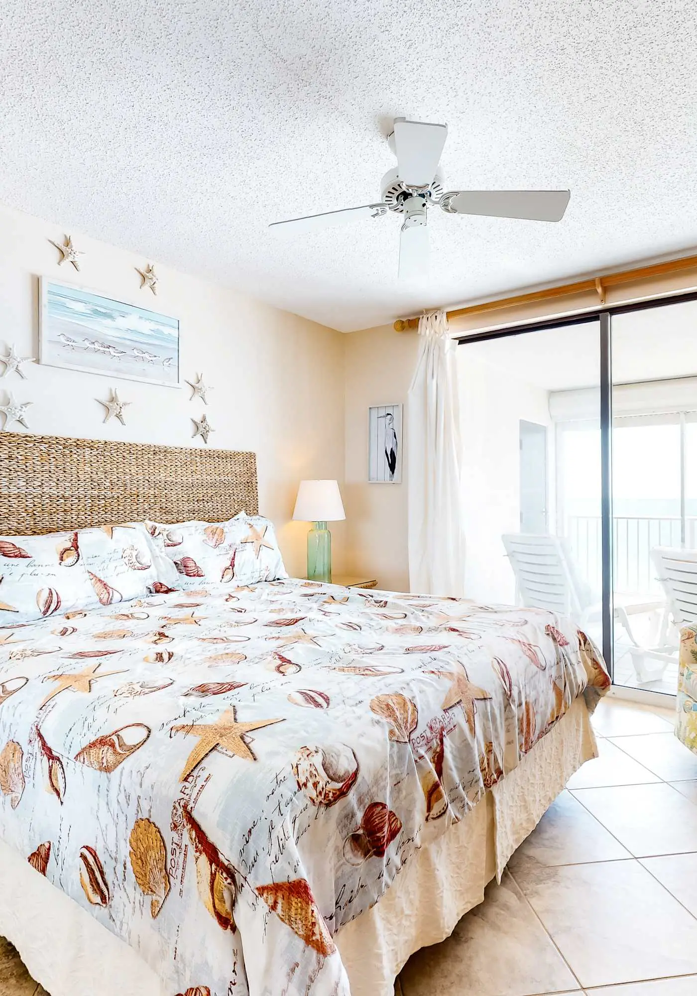 Beachfront condo with private beach access, hot tub, tennis court & pools