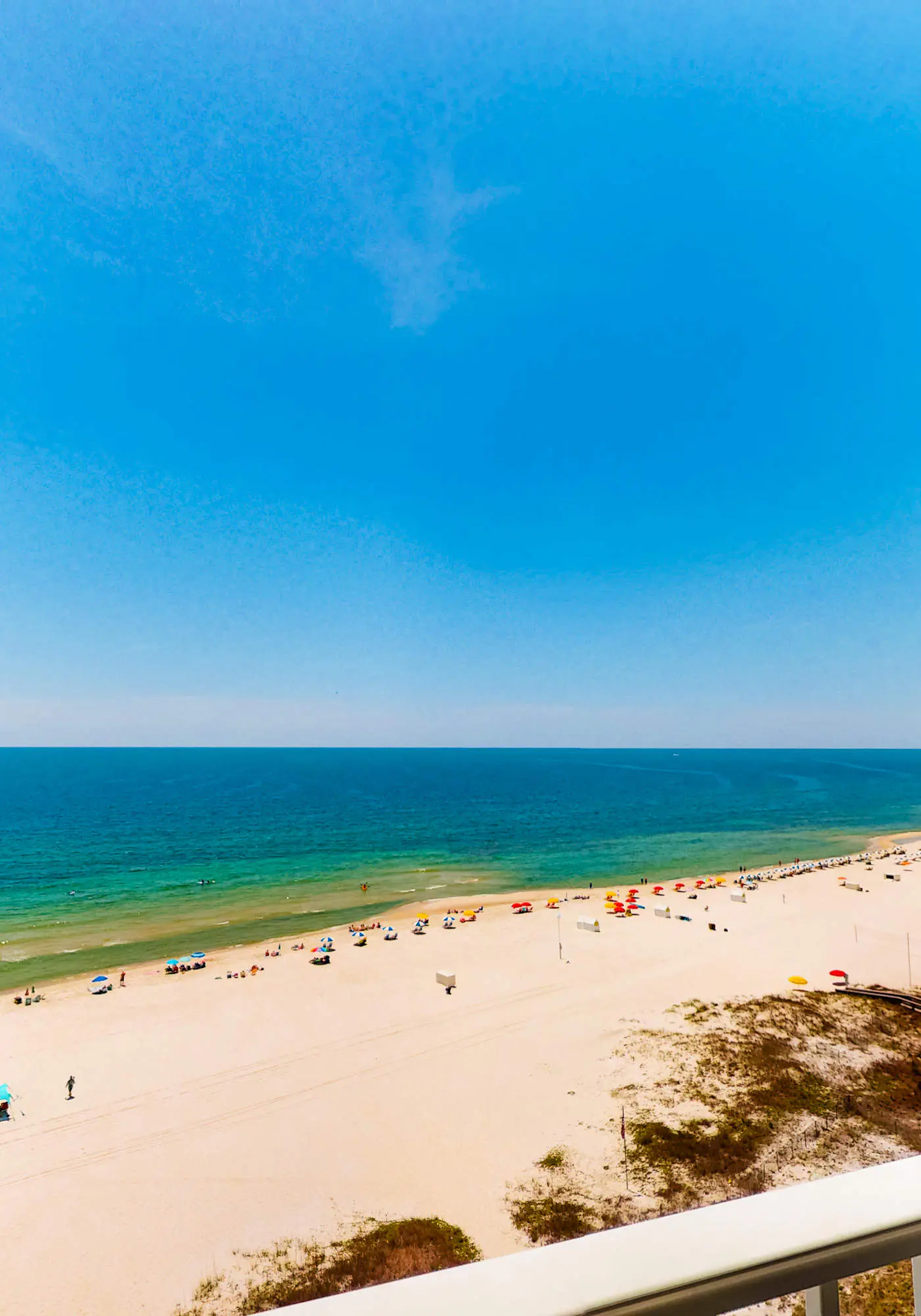 Beachfront condo with private beach access, hot tub, tennis court & pools