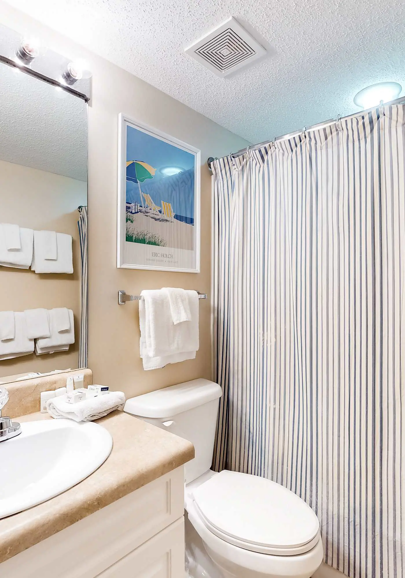 Beachfront condo with private beach access, hot tub, tennis court & pools