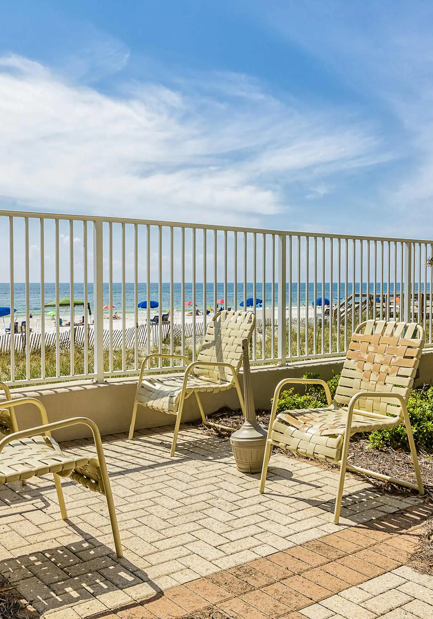 Beachfront condo with private beach access, hot tub, tennis court & pools