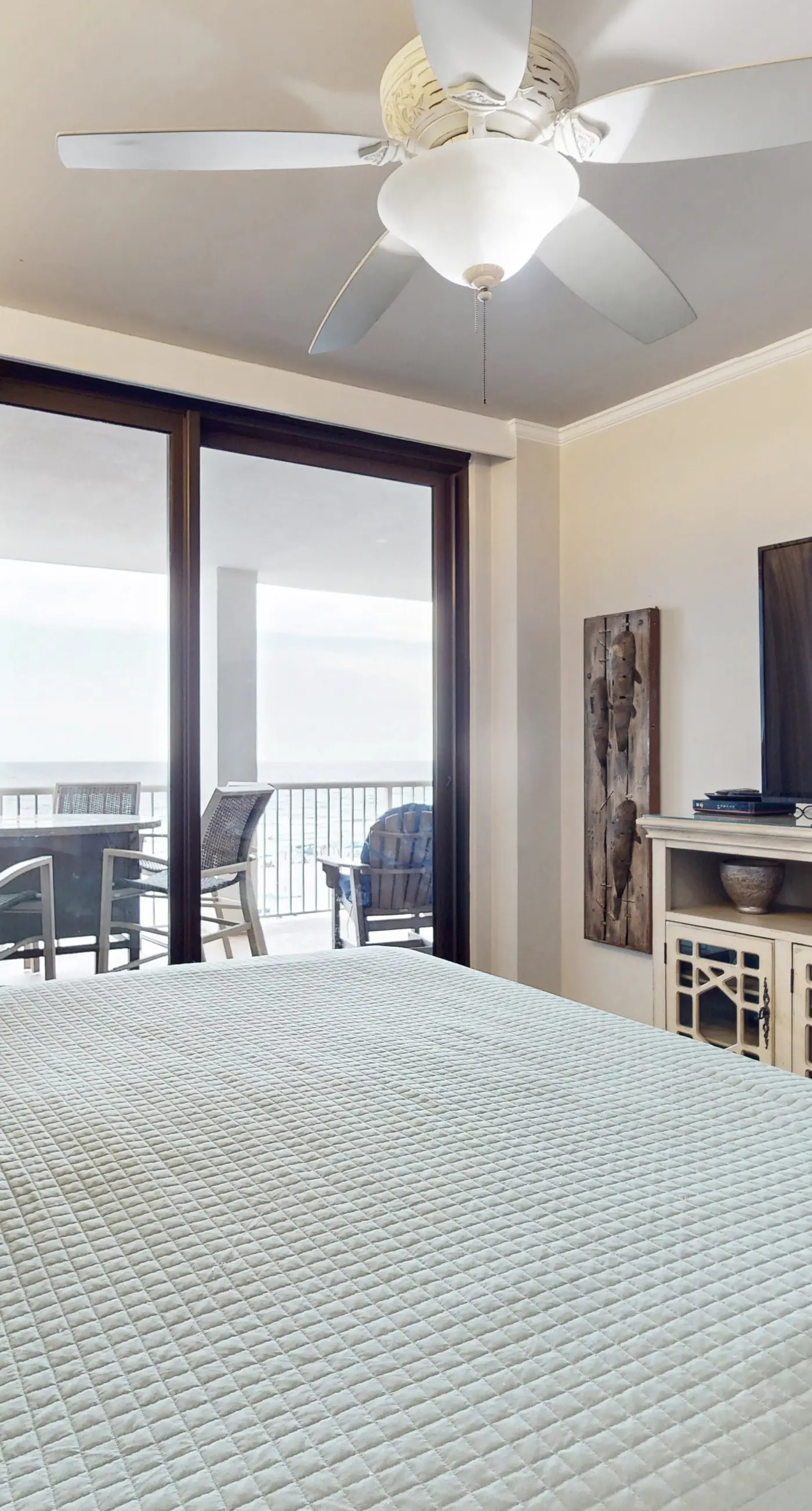 Gulf front escape w/ balcony, shared hot tub, pools, tennis, & beach access