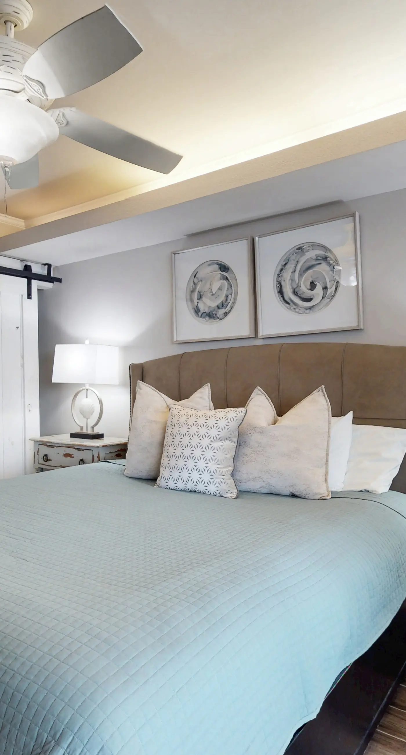 Gulf front escape w/ balcony, shared hot tub, pools, tennis, & beach access