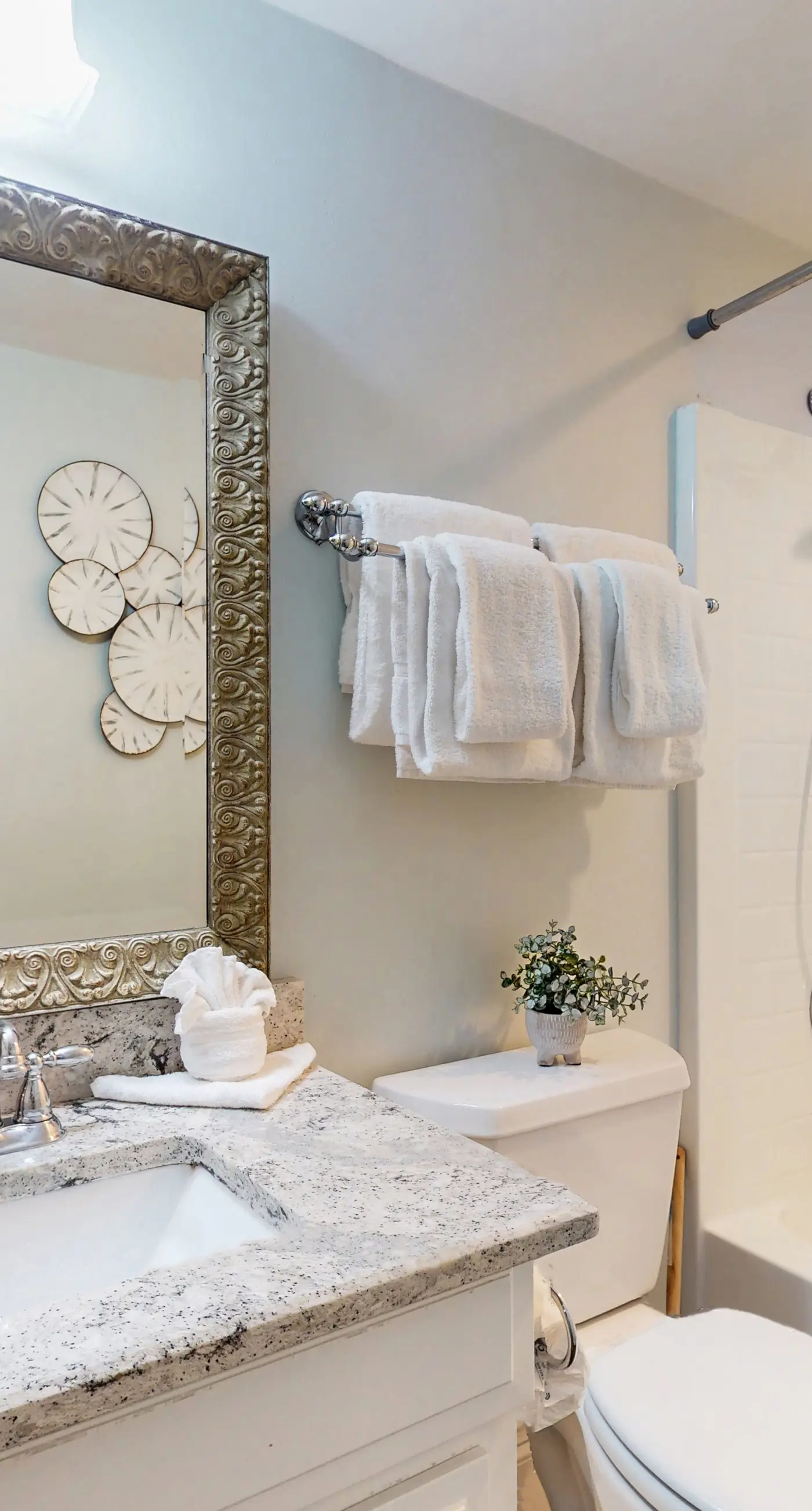 Gulf front escape w/ balcony, shared hot tub, pools, tennis, & beach access