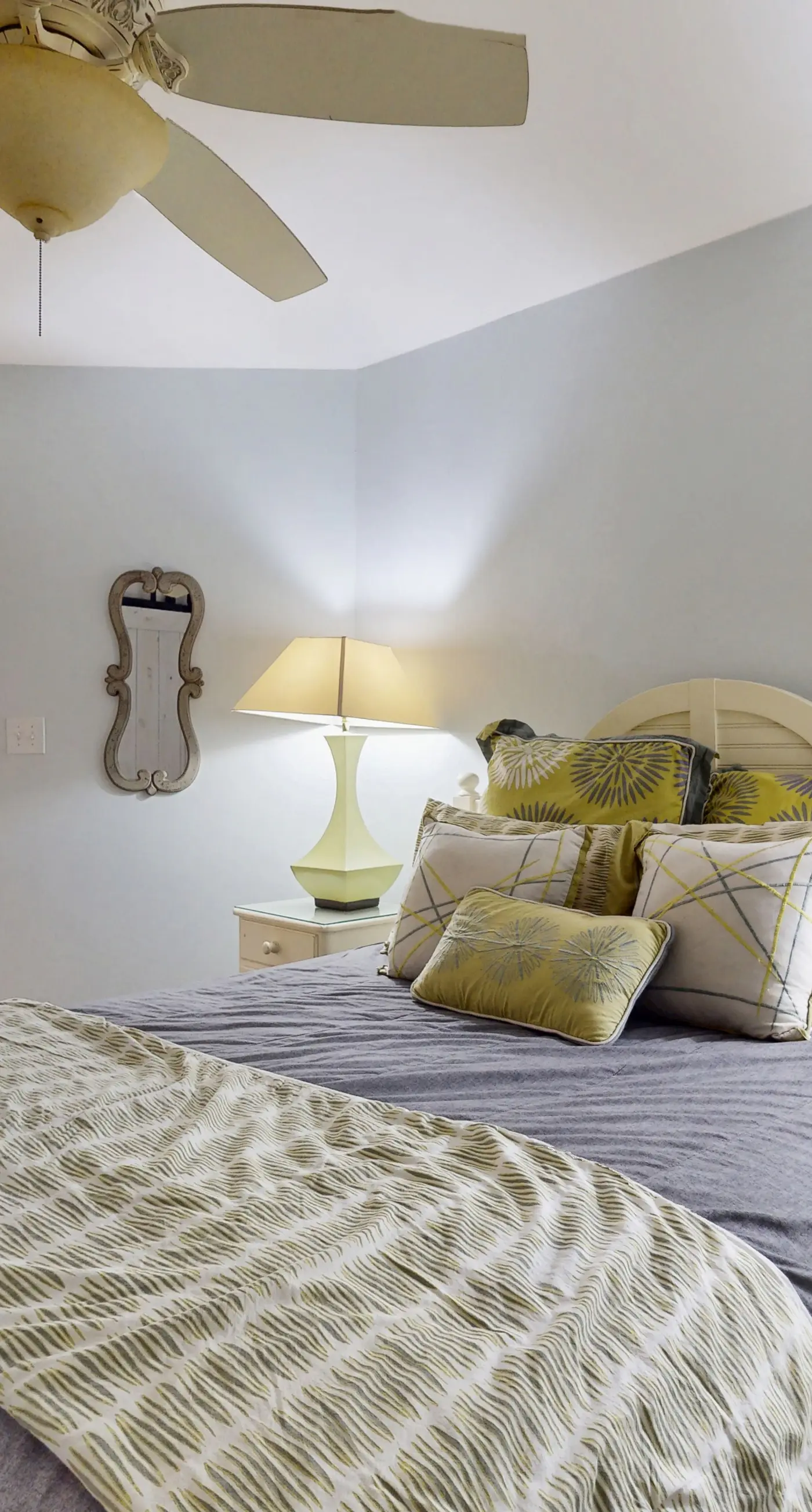 Gulf front escape w/ balcony, shared hot tub, pools, tennis, & beach access