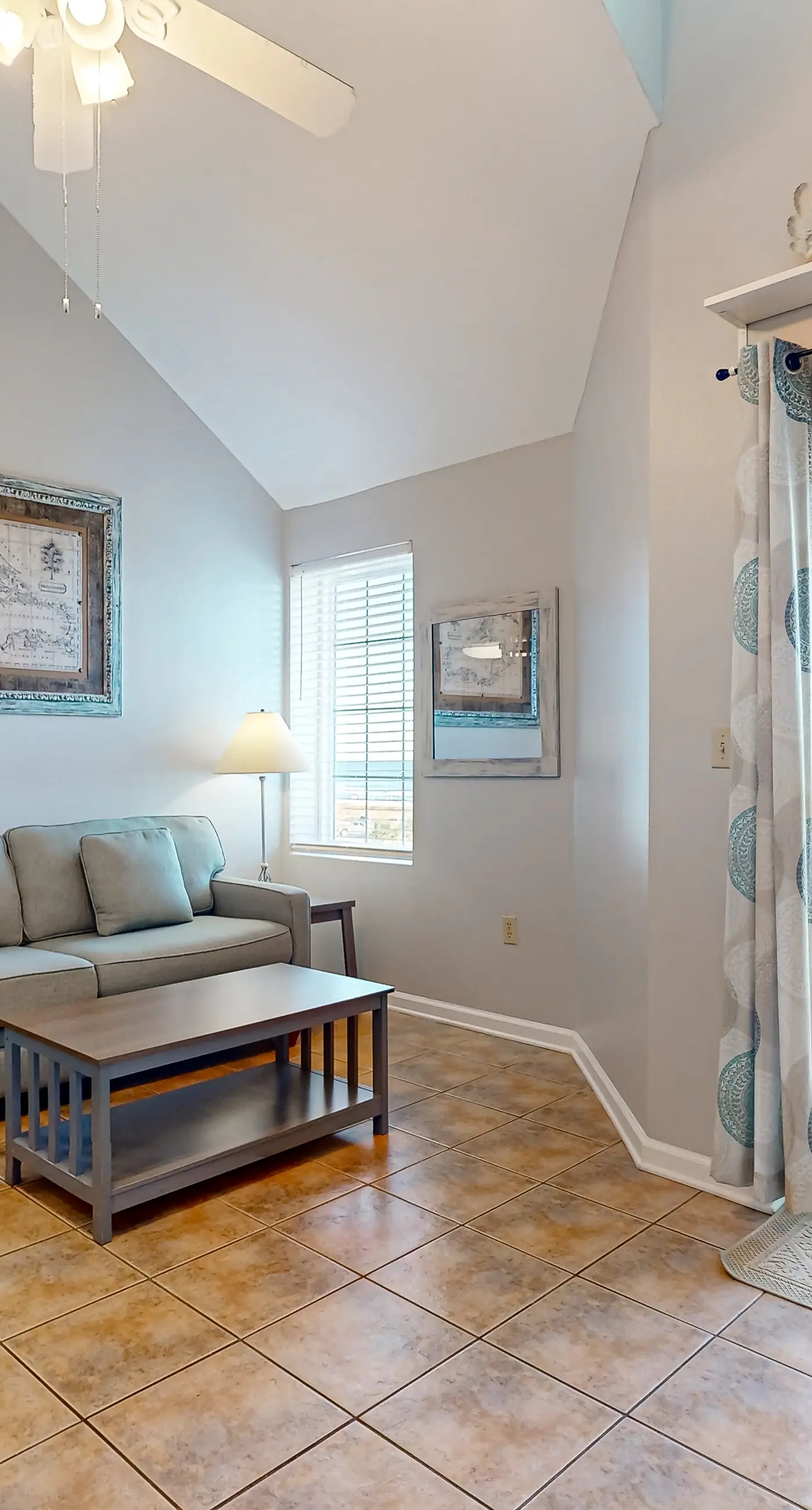 Spacious condo near the beach with great view, bonus loft, and shared pool