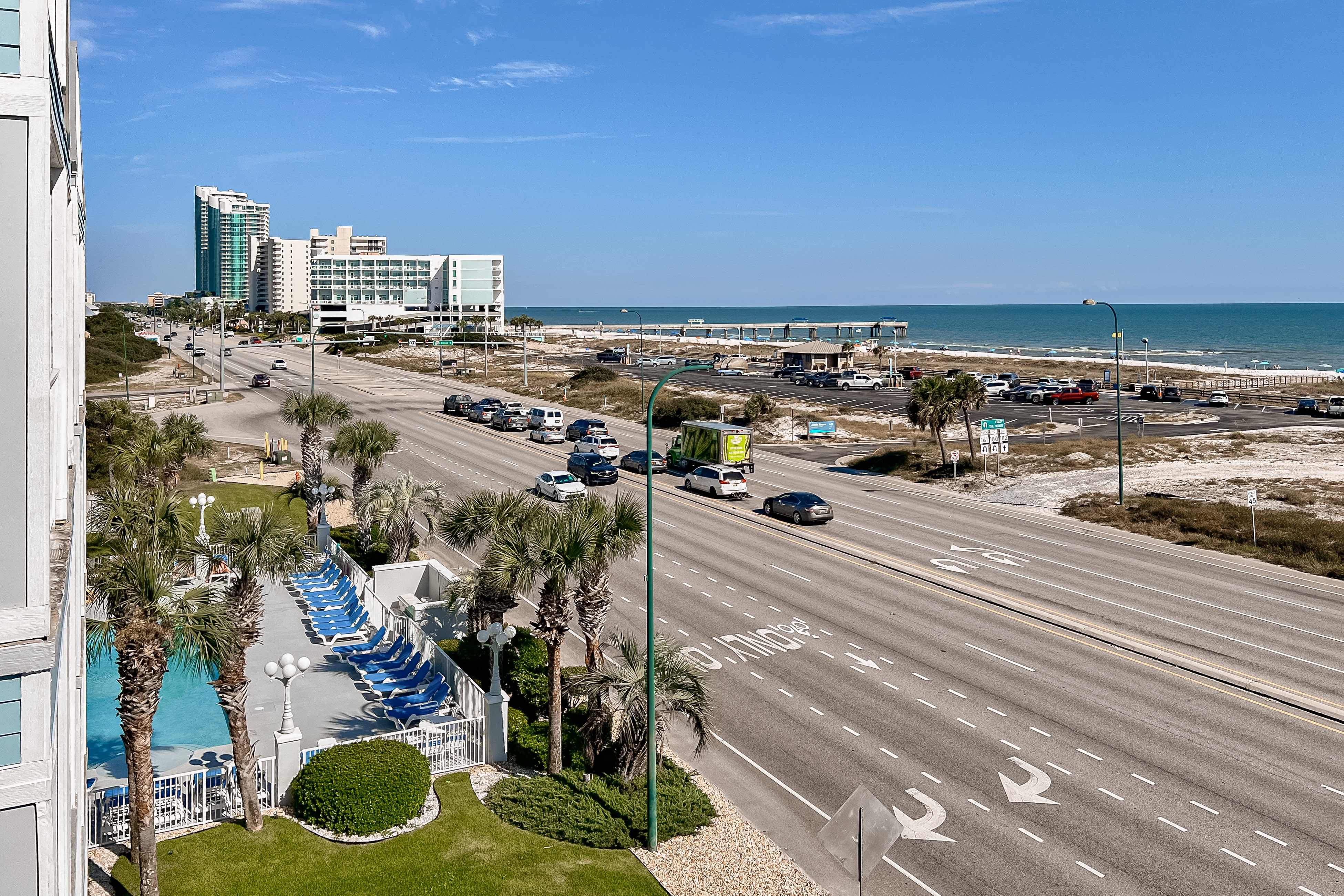 Spacious condo near the beach with great view, bonus loft, and shared pool