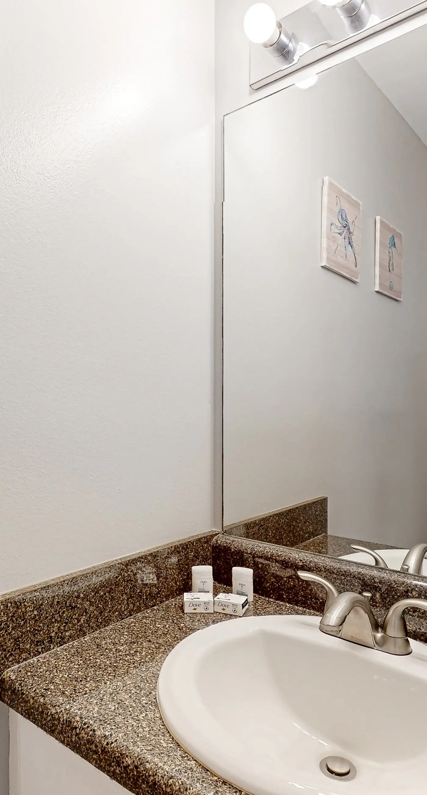 Spacious condo near the beach with great view, bonus loft, and shared pool