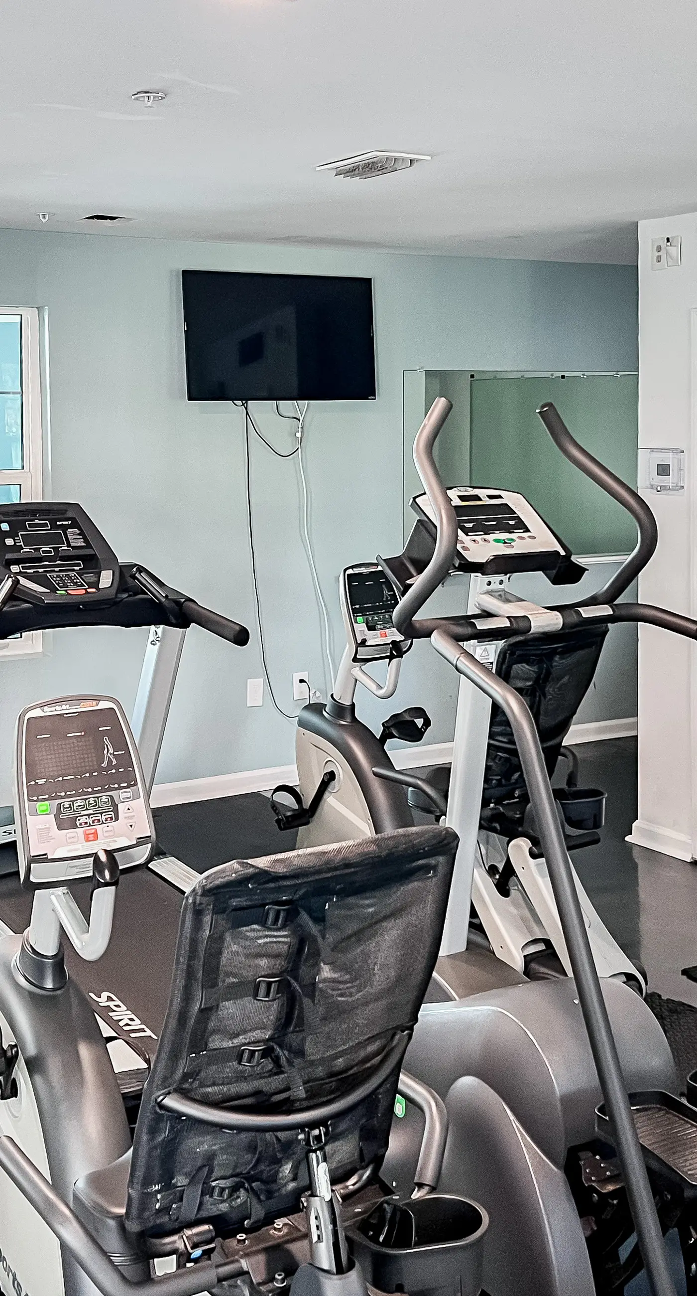 Spacious condo near the beach with great view, bonus loft, and shared pool