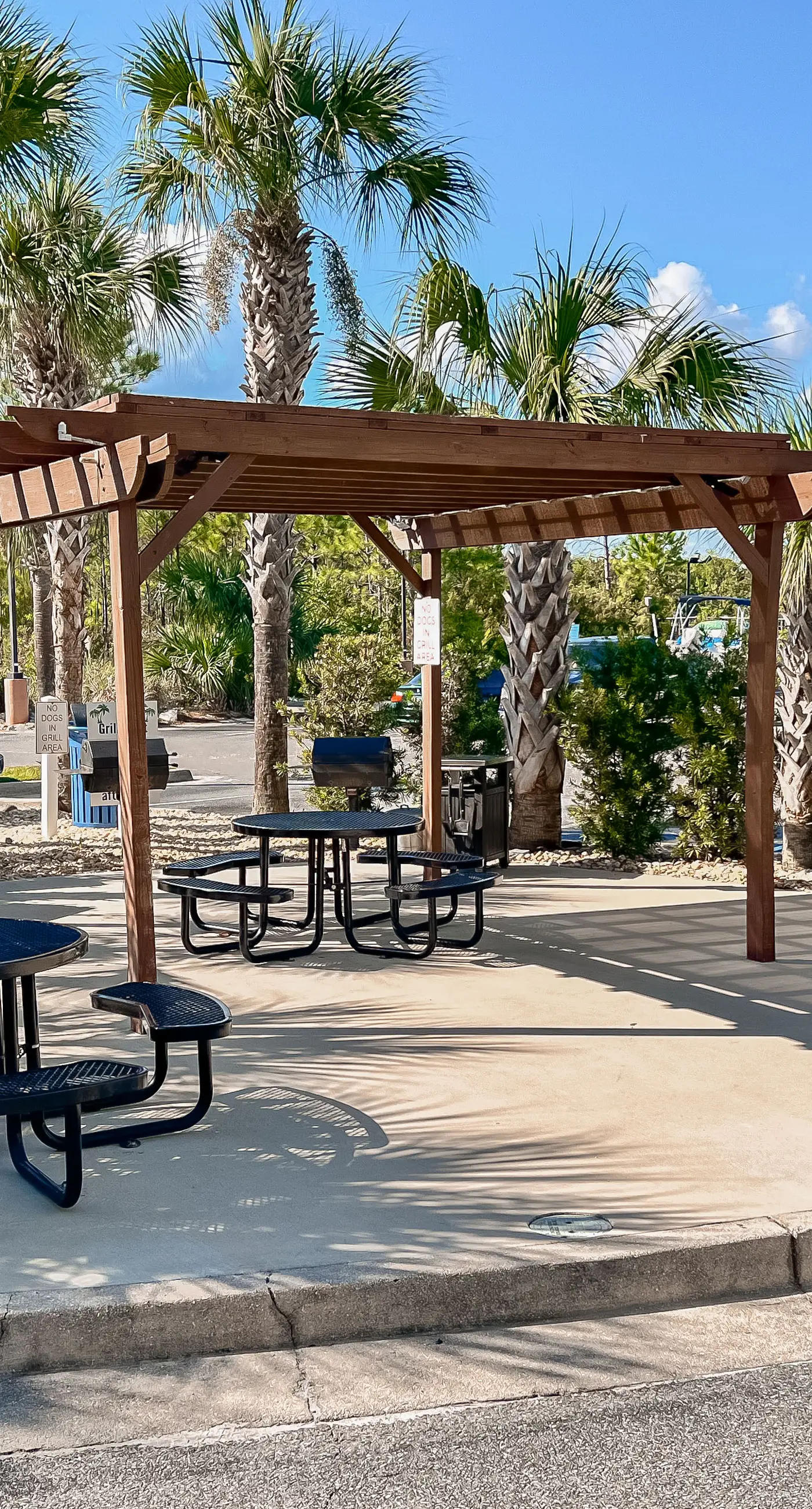 Spacious condo near the beach with great view, bonus loft, and shared pool