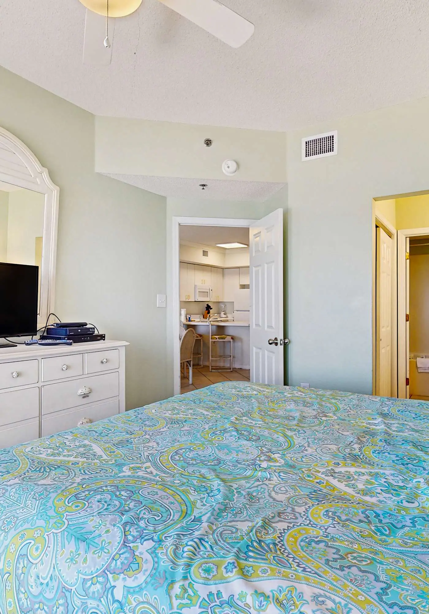 Beachfront property with Gulf-view balcony, outdoor pool & hot tub - near shops