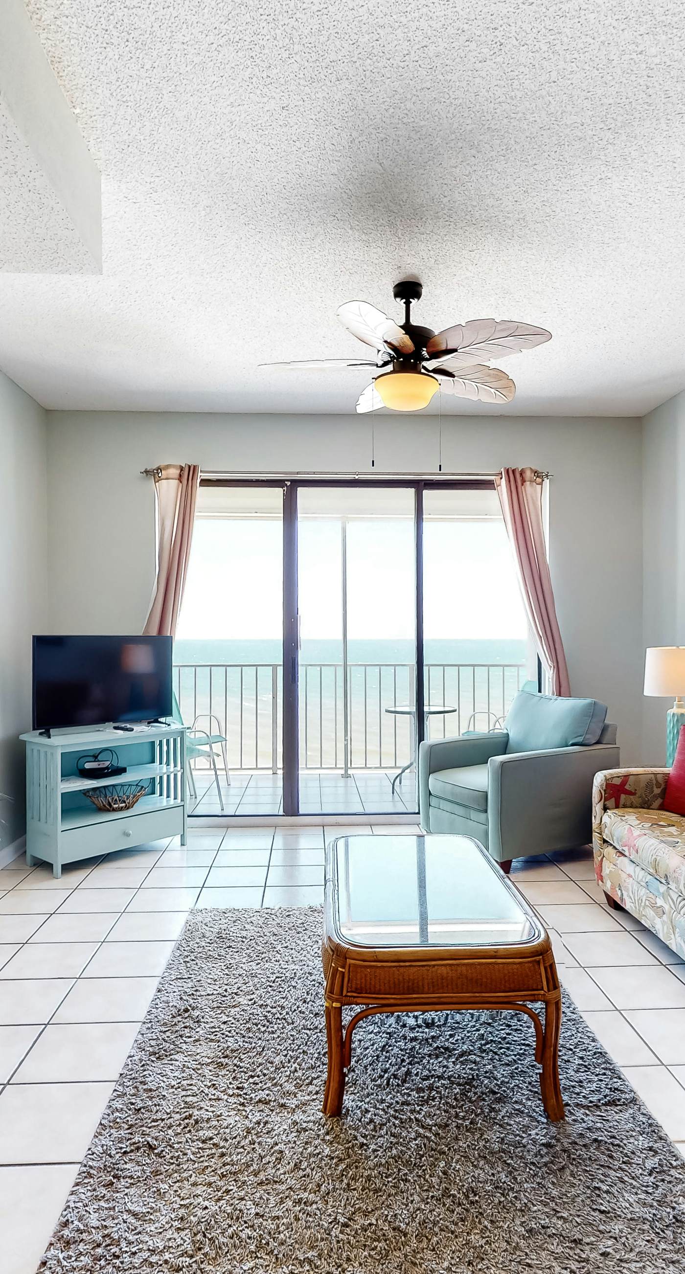 Gulf front condo with pools/hot tub - ocean view, covered balcony & washer/dryer