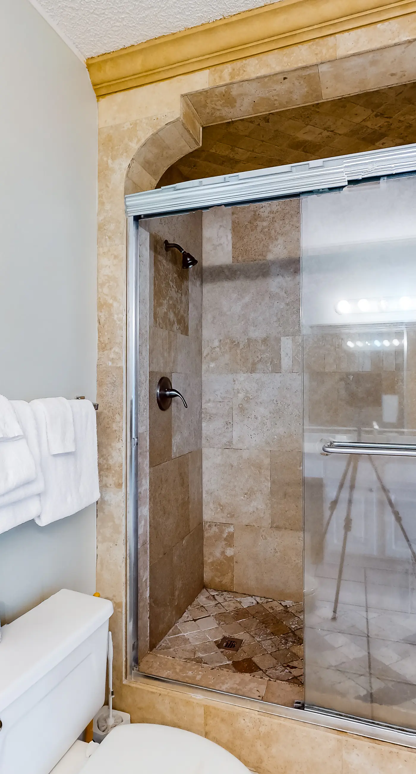 Gulf front condo with pools/hot tub - ocean view, covered balcony & washer/dryer