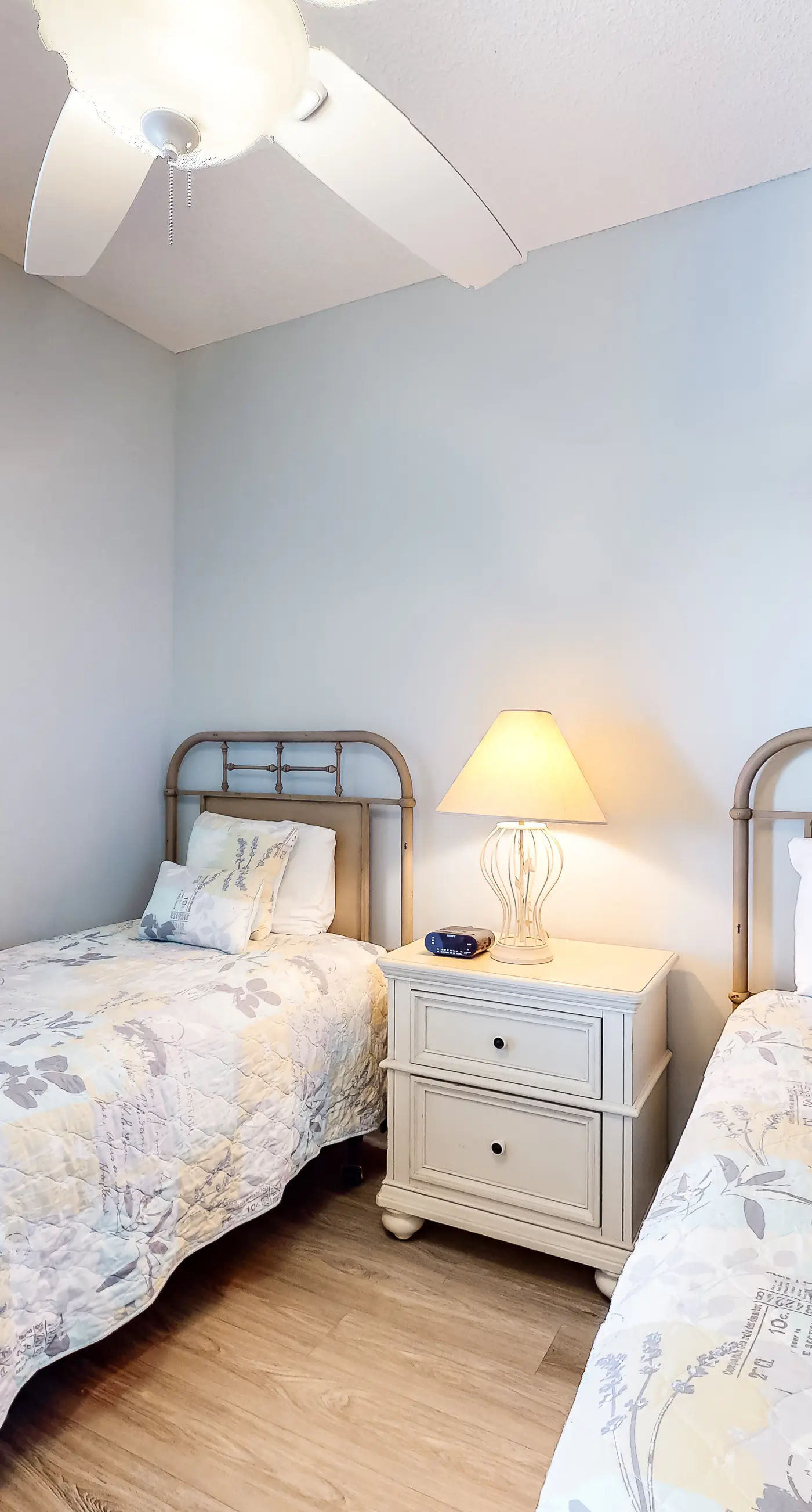 Gulf front condo with pools/hot tub - ocean view, covered balcony & washer/dryer