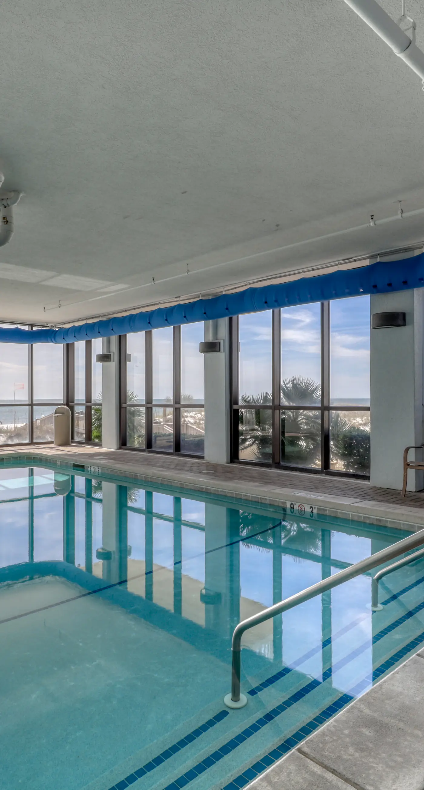 Gulf front condo with pools/hot tub - ocean view, covered balcony & washer/dryer