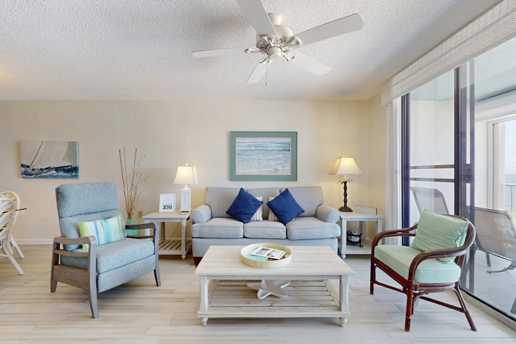 Recently Updated Beachfront Condo w/ Incredible Views Plus Shared Pools, Hot Tub