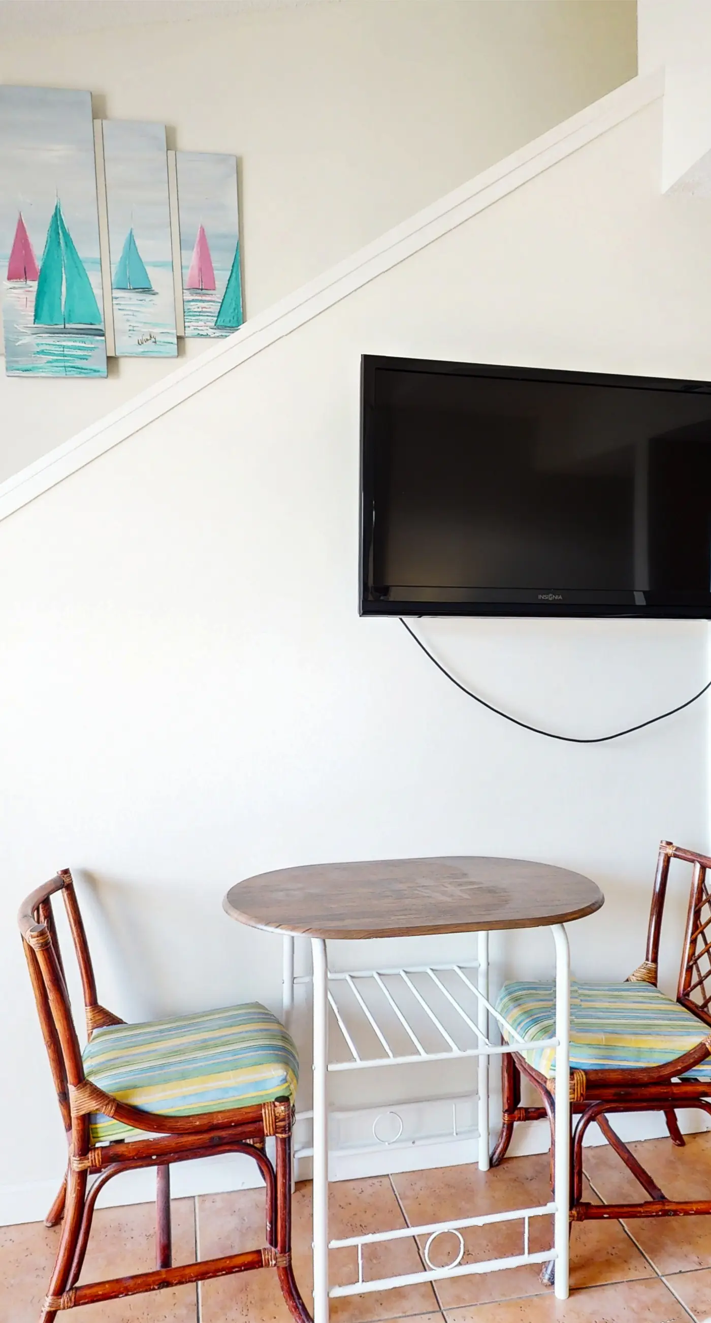 Gulf view condo w/ a full kitchen, private balcony, shared pools, & tennis court