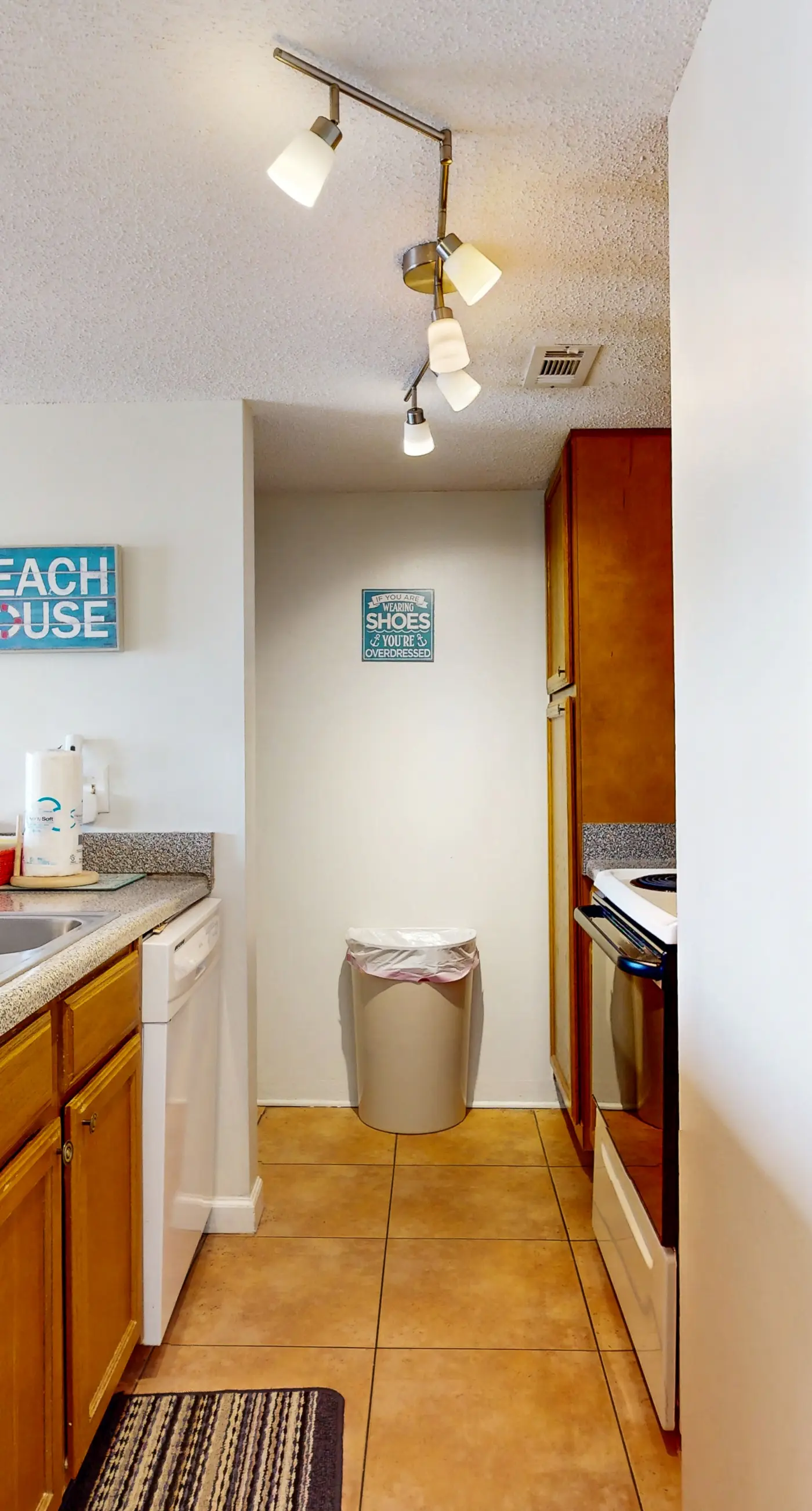 Gulf view condo w/ a full kitchen, private balcony, shared pools, & tennis court