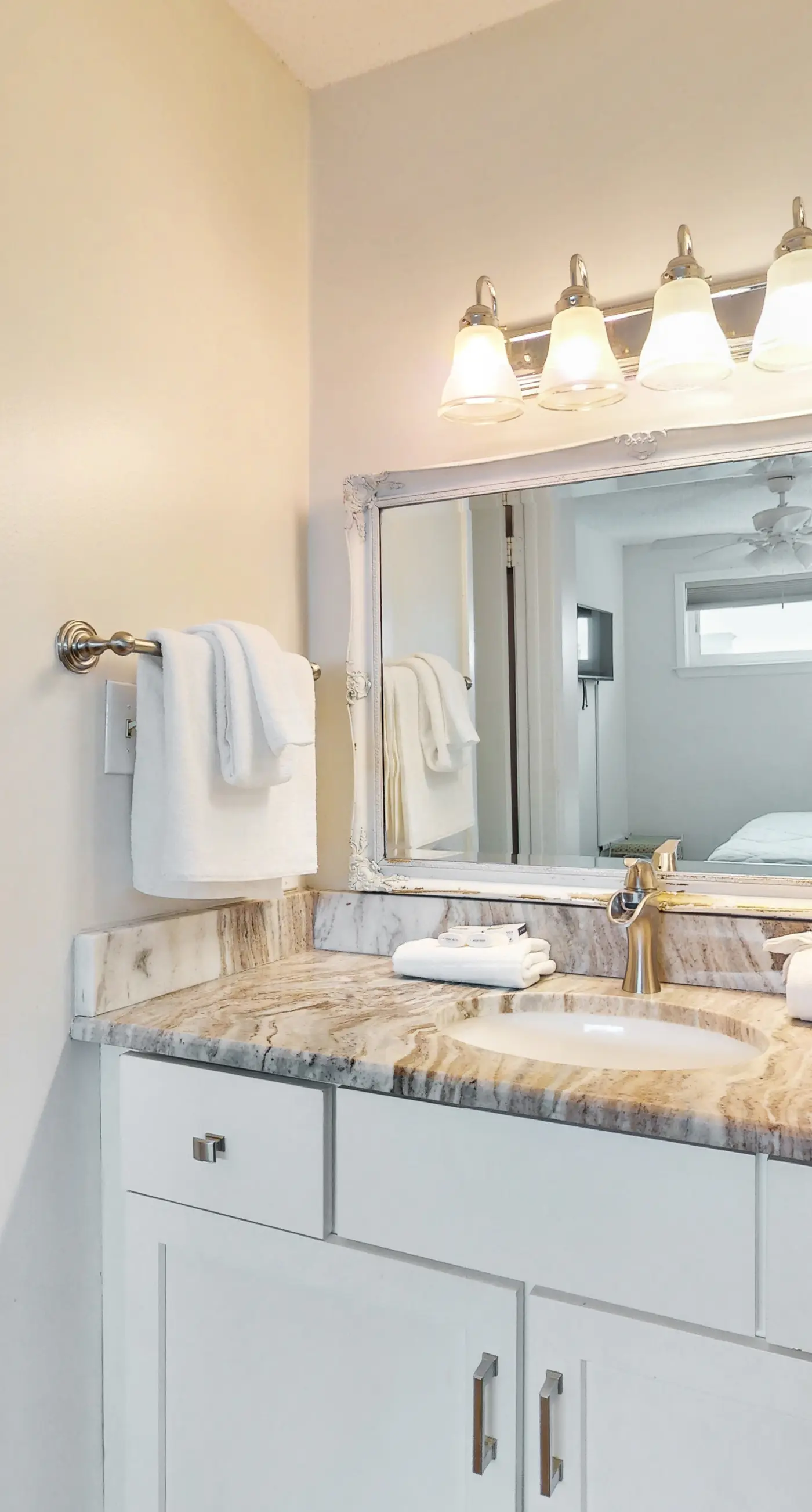 Gulf view condo w/ a full kitchen, private balcony, shared pools, & tennis court