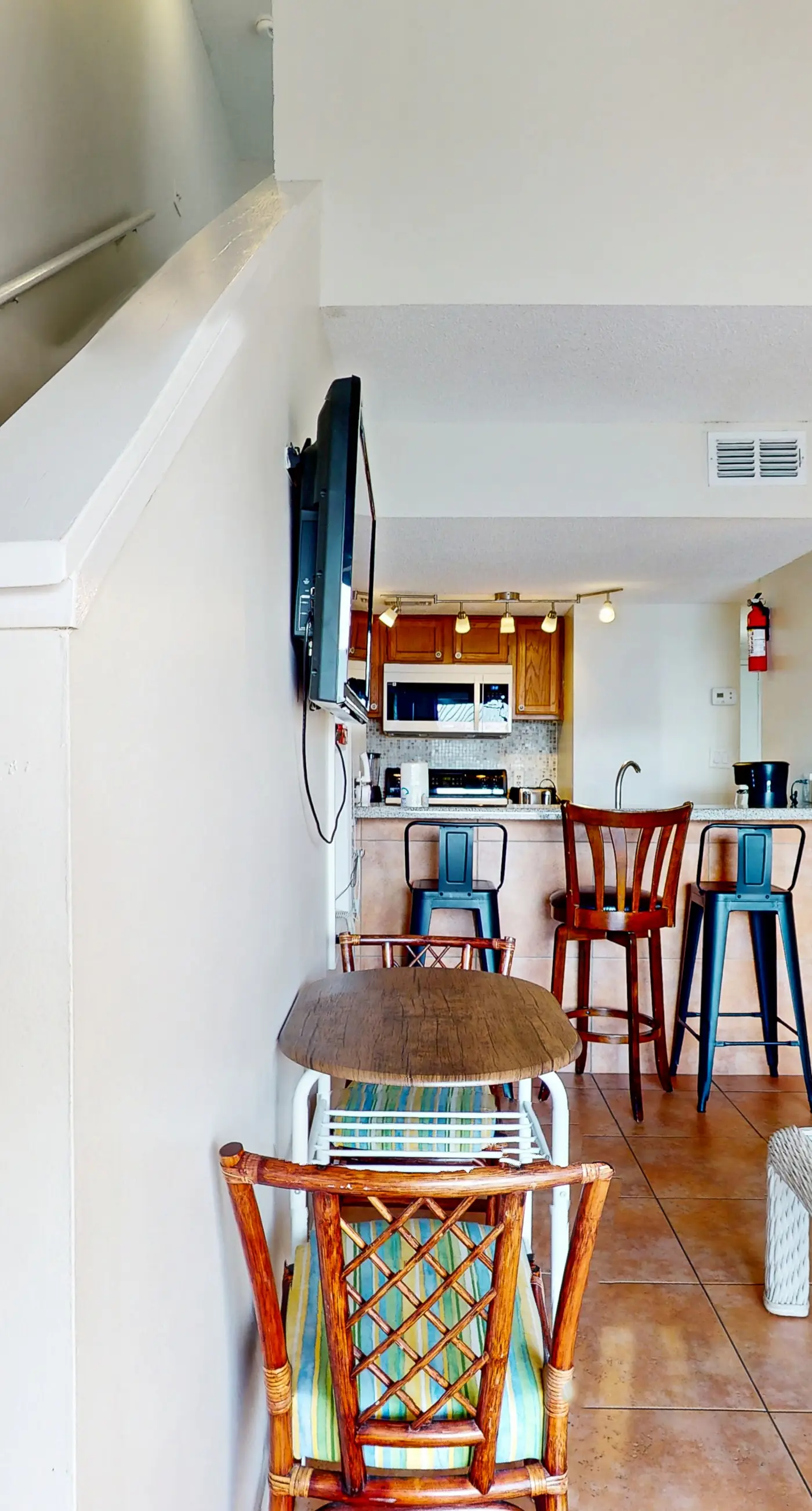 Gulf view condo w/ a full kitchen, private balcony, shared pools, & tennis court