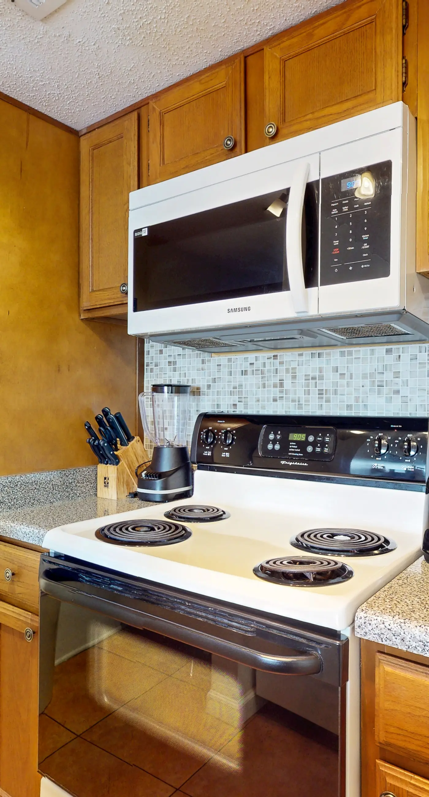 Gulf view condo w/ a full kitchen, private balcony, shared pools, & tennis court