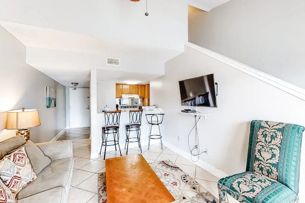 Gulf view condo w/ a full kitchen, private balcony, shared pools, & tennis court