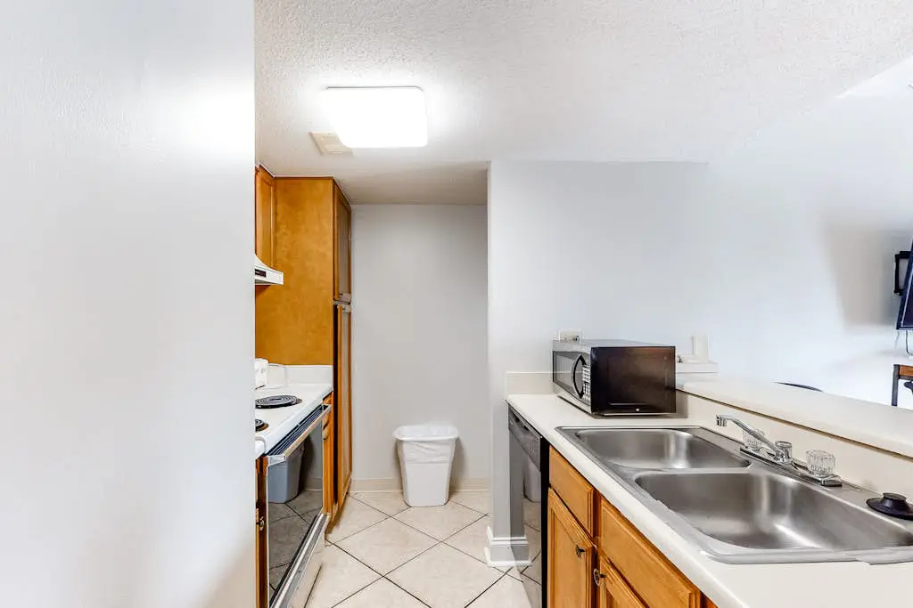 Gulf view condo w/ a full kitchen, private balcony, shared pools, & tennis court
