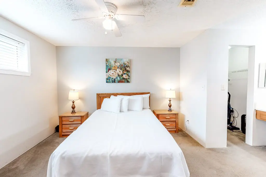 Gulf view condo w/ a full kitchen, private balcony, shared pools, & tennis court