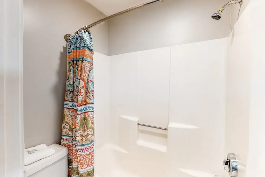 Gulf view condo w/ a full kitchen, private balcony, shared pools, & tennis court