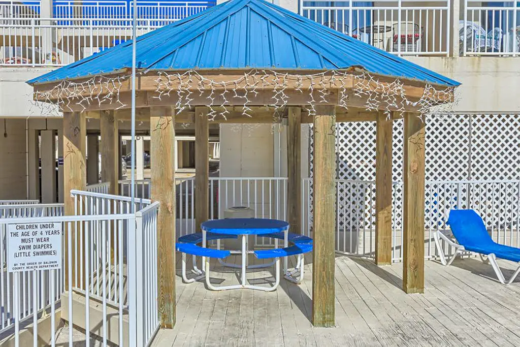 Gulf view condo w/ a full kitchen, private balcony, shared pools, & tennis court