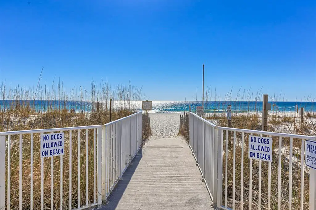 Gulf view condo w/ a full kitchen, private balcony, shared pools, & tennis court