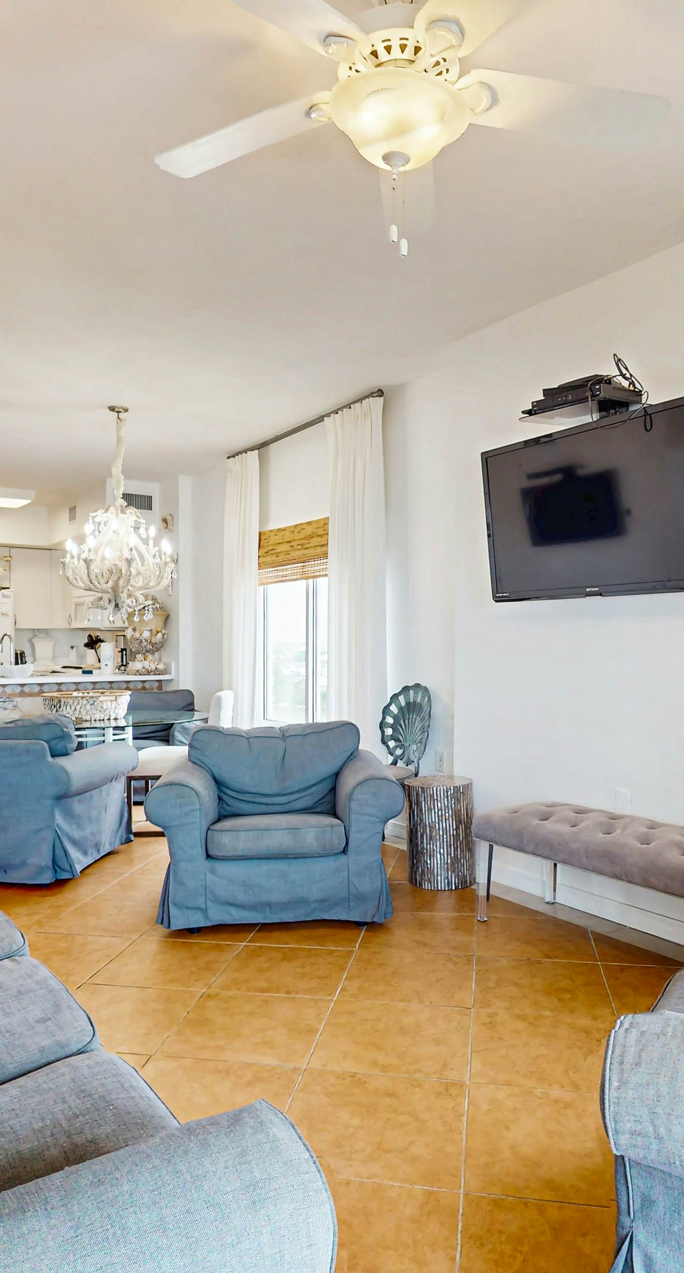 Gulf front condo w a full kitchen, private balcony, shared pools, & hot tub