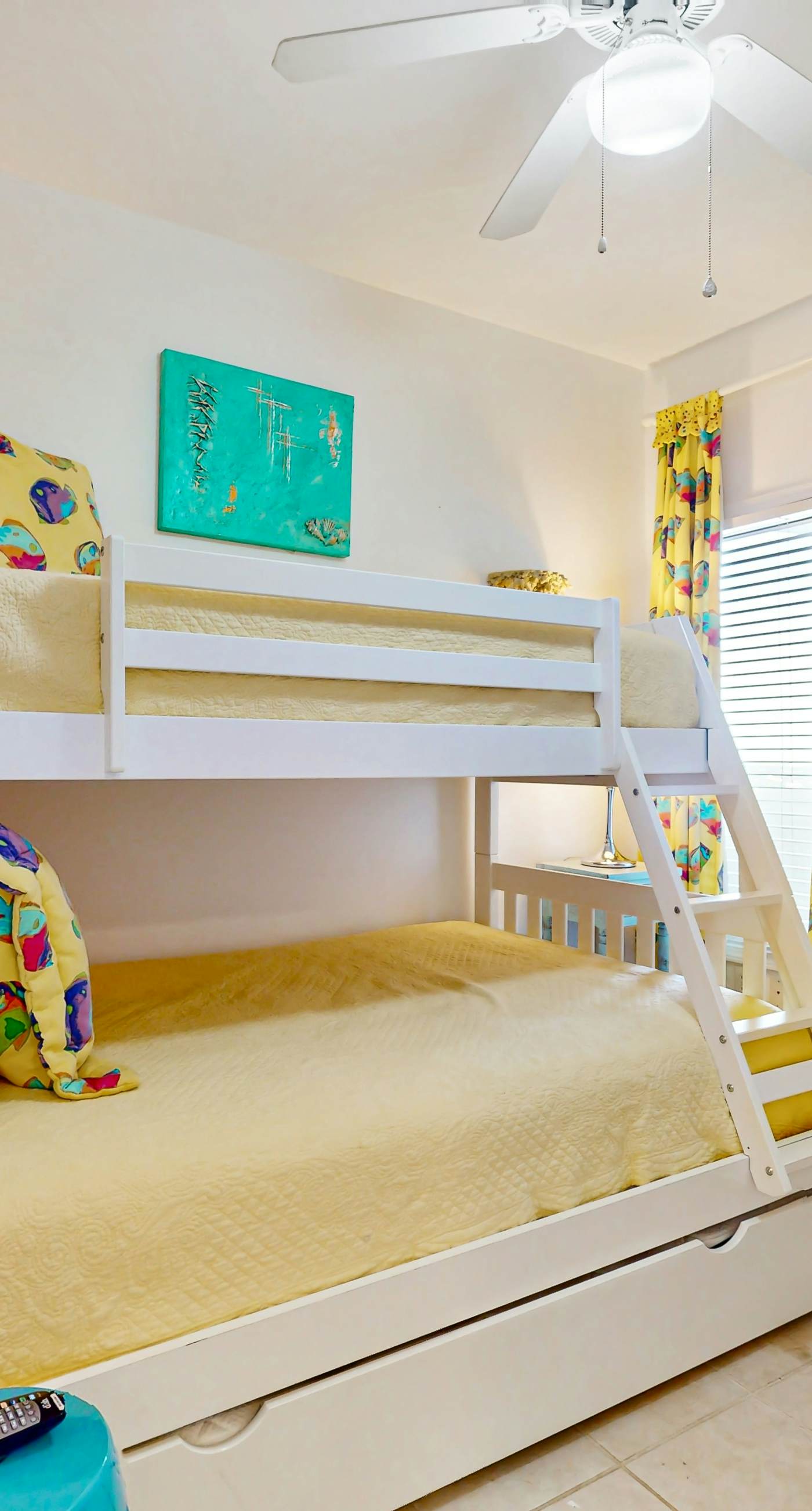 Gulf front condo w a full kitchen, private balcony, shared pools, & hot tub